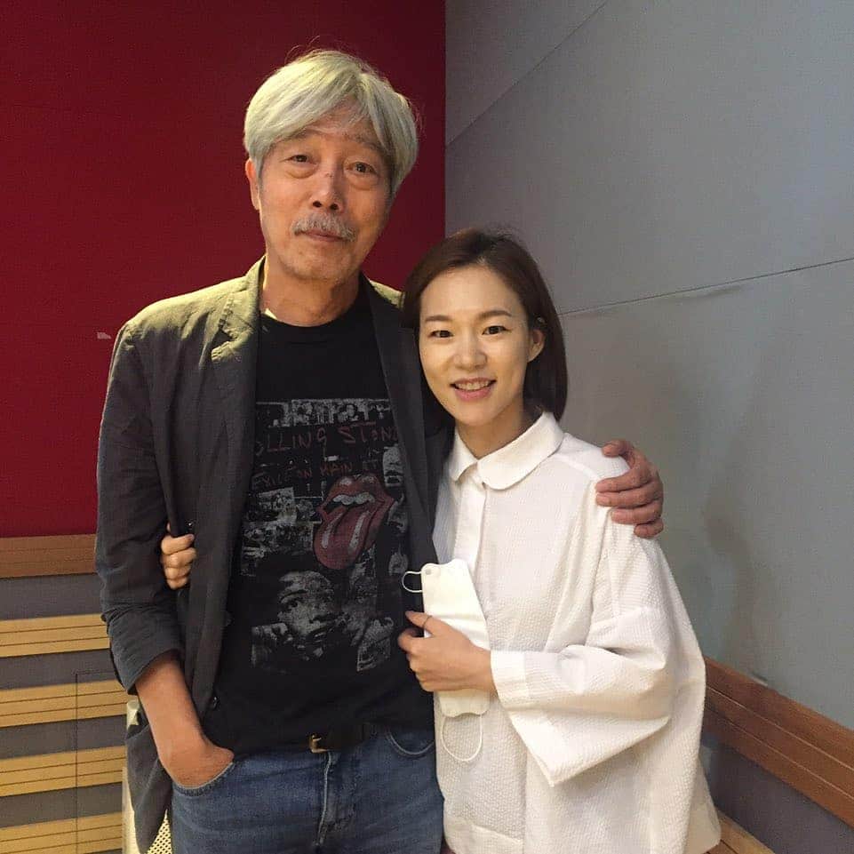 ハン・イェリのインスタグラム：「라디오부스 너무 조하..ㅠ 건강하세요. 철수 아저씨.」