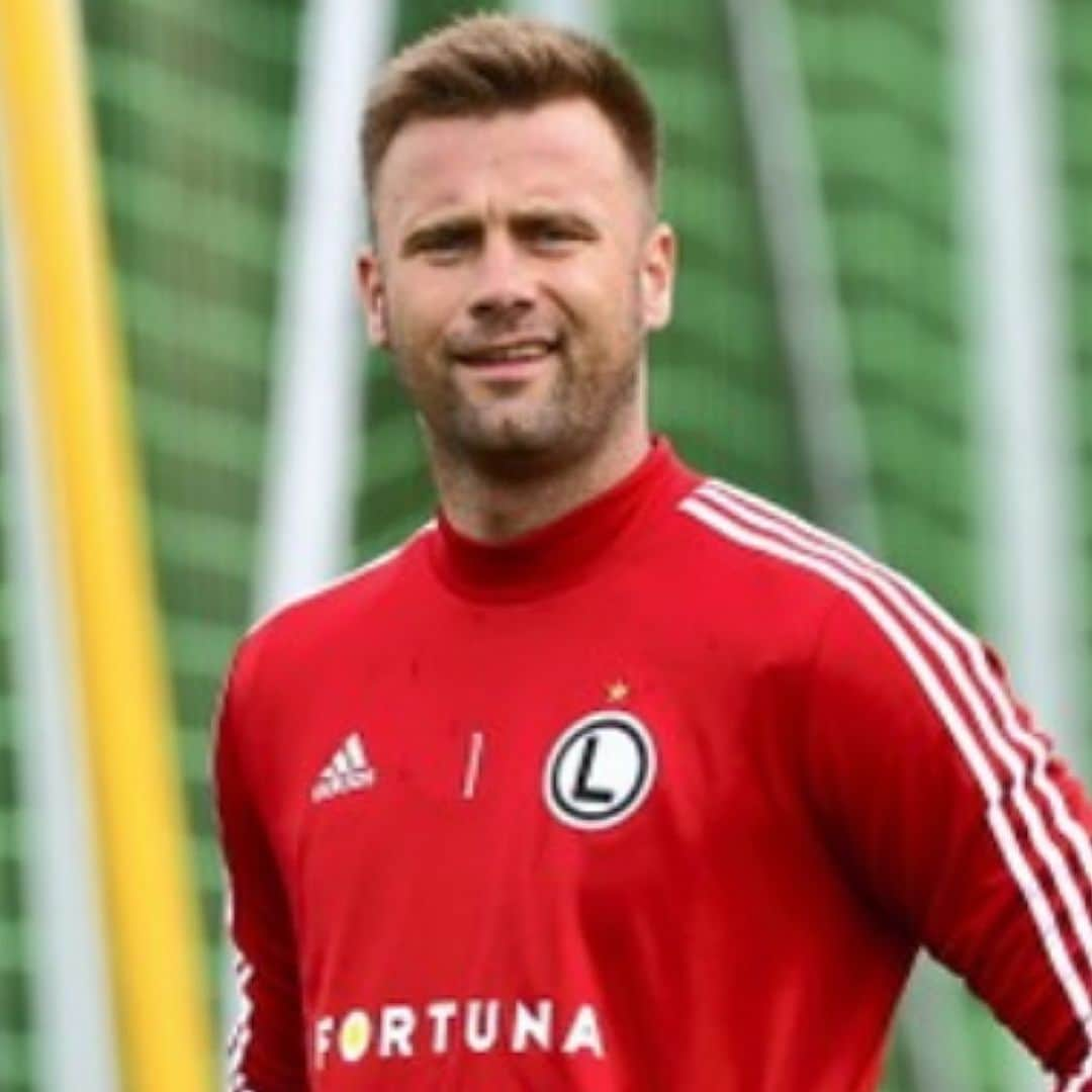 アルトゥール・ボルツさんのインスタグラム写真 - (アルトゥール・ボルツInstagram)「To jak? Zaczynamy..? #pucharpolski #legiawarszawa #boruc」8月14日 16時00分 - arturboruc