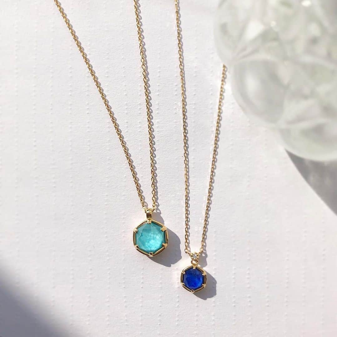 ヴァンドーム青山さんのインスタグラム写真 - (ヴァンドーム青山Instagram)「. 【 Color stone necklace 】 涼しげなブルーのカラーストーンネックレス 。瑠璃色をラピスラズリとブルートパーズで表現したネックレス は数量限定アイテムです。 . #necklace #ネックレス  #カラーストーンネックレス  #カラーストーンジュエリー  #お守りジュエリー  #青色 #瑠璃色 #ブルー  #ターコイズ #ブルートパーズ #turquoise #ラピスラズリ #lapislazuli #topaz  #jewelry #accessory  #vendomeaoyama  #ヴァンドーム青山」8月14日 15時57分 - vendomeaoyama_official