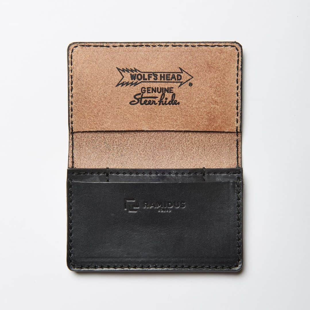 ヘッド・ポーターさんのインスタグラム写真 - (ヘッド・ポーターInstagram)「CC001014_CARD CASE-1 Price: ¥48,000 [+TAX]  バイカーウォレットをカードサイズに小さくした仕様のカードケースはこれまで展開されていない完全RAMIDUSオリジナルデザインとなります。また、シンプルな2列のスタッズ配列パターンはRAMIDUSコラボだけのデザインとなります。  問い合わせ先 info@ramidustokyo.com  #wolfshead  #ramidus  #ramidustokyo  #ラミダス」8月14日 16時04分 - ramidustokyo