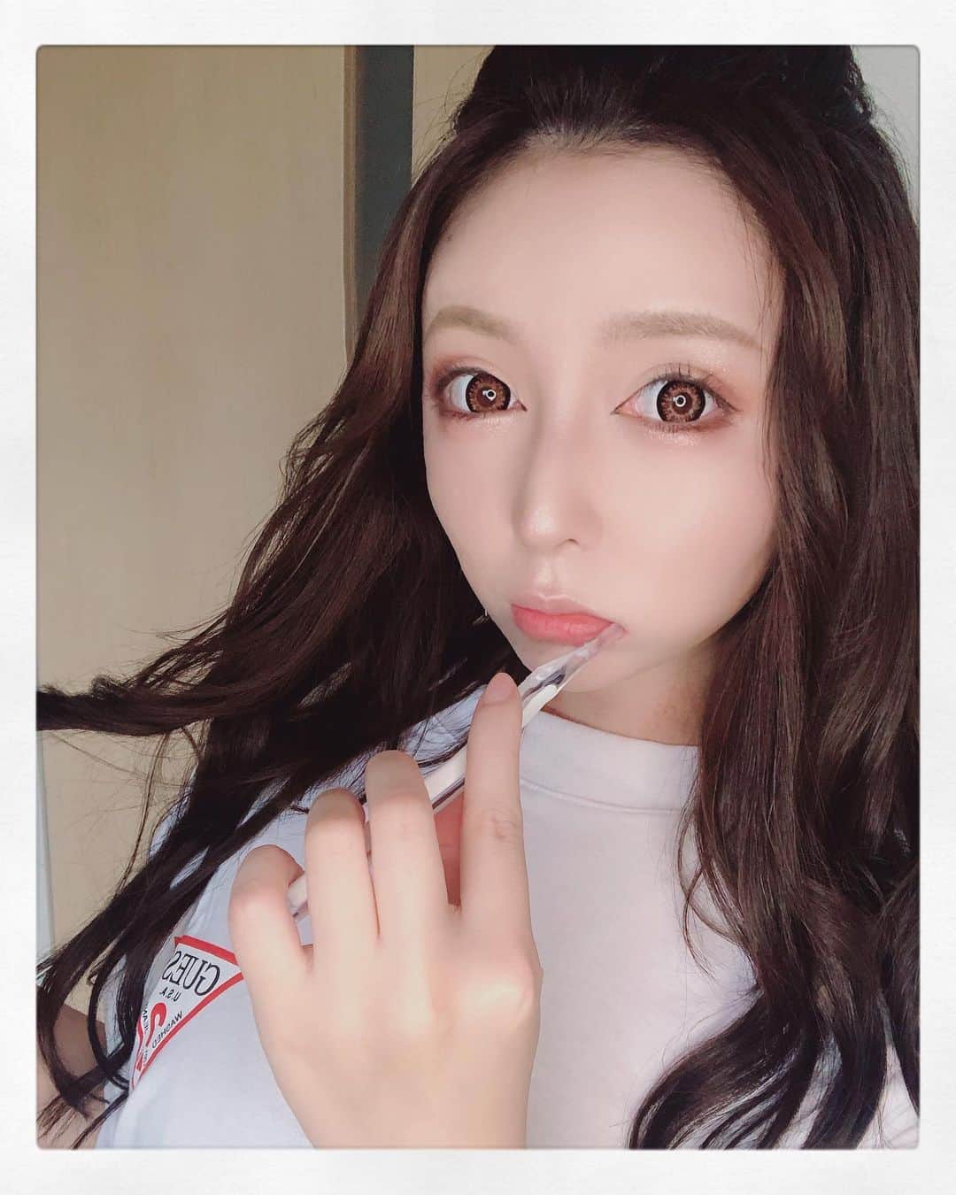 のインスタグラム：「韓国風ヘアアレンジ💎  #ヘアアレンジ#ヘアースタイル #ロングヘア #ロングヘアアレンジ #韓国巻き髪 #韓国コスメ#韓国アイドル #髪型アレンジ #前髪アレンジ #巻き髪 #メイク #メイクアップ #禰豆子 #ヘアーアレンジ #みたい #笑」