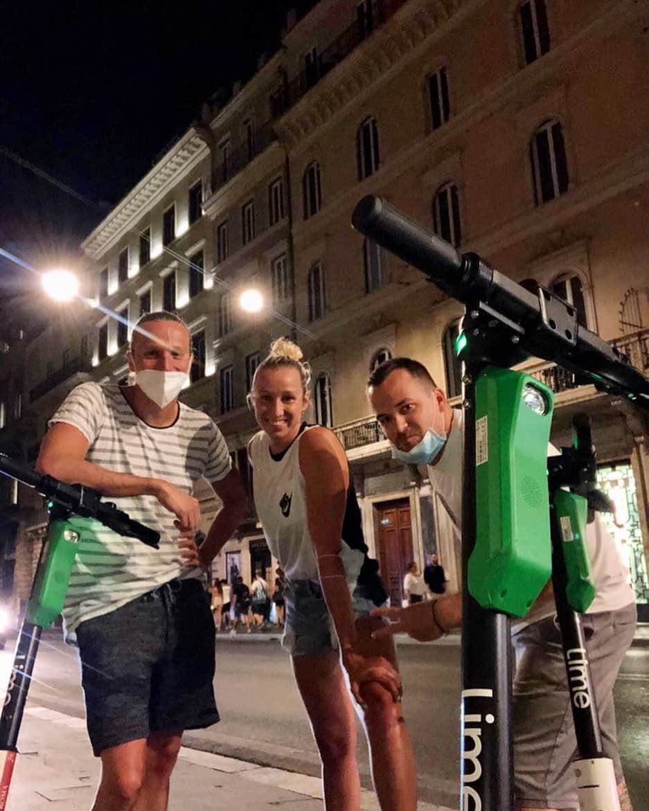 のインスタグラム：「Gütyüli gang olasz melo 🇮🇹@evelynverraszto @balazsbetye」