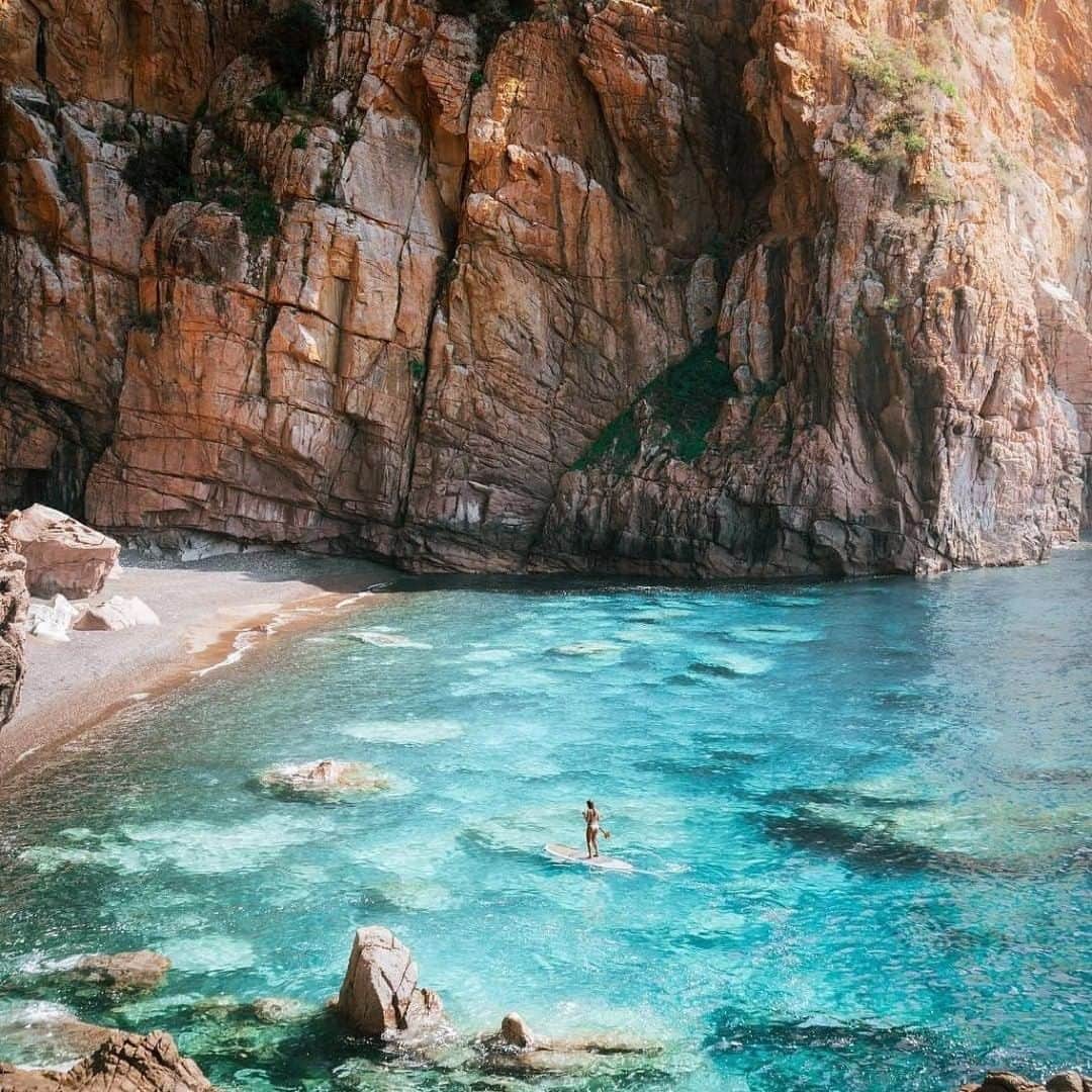 エールフランスさんのインスタグラム写真 - (エールフランスInstagram)「Juste un petit coin de paradis 🏝 Just a little slice of heaven.  Shared by : @bestofcorsica   #AirFrance #EnvieDailleurs #wanderlust #travel #views #corsica #beach」8月14日 17時00分 - airfrance