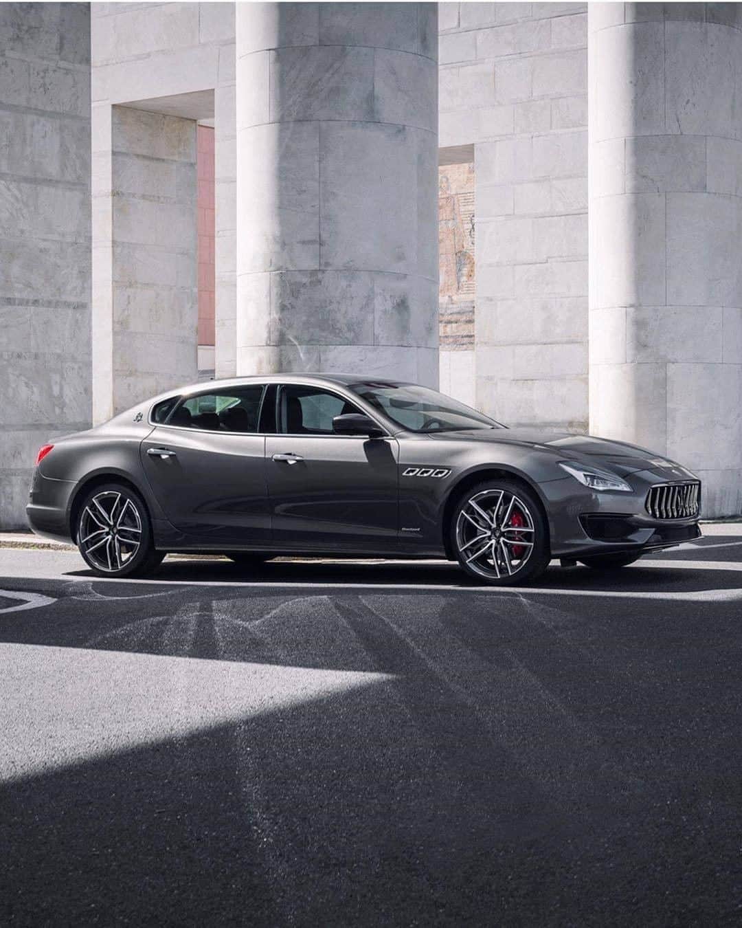 Maserati Japan | マセラティ ジャパンのインスタグラム：「1963年に誕生した初代クアトロポルテから半世紀、モータースポーツの血統を受け継ぎ、色褪せることのない気品と存在感を放つスタイルで走り続けます。  #Maserati #マセラティ #MaseratiJapan #マセラティジャパン #Quattroporte #クアトロポルテ」