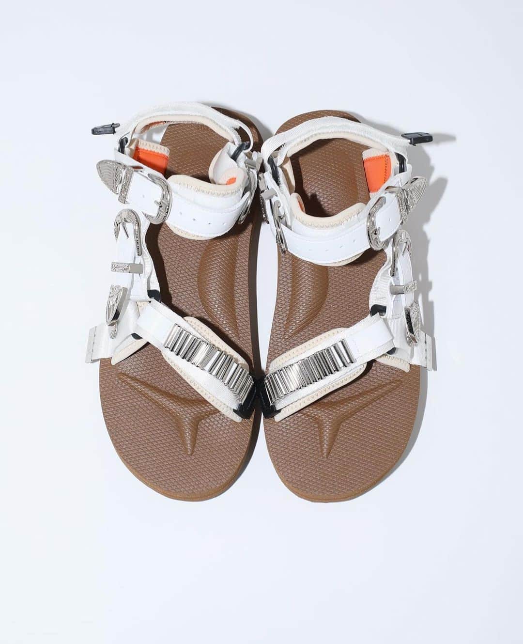 I.T IS INSPIRATIONさんのインスタグラム写真 - (I.T IS INSPIRATIONInstagram)「@suicoke_official ‘s MURA and DEPA sandals have been detailed with intricate metal embellishments, @togaarchives ‘s distinctive takes on the warm-weather footwear pieces. - The collection might be the best summer sandals which are suited for every “socially distanced summer” occasion. Launch tomorrow at I.T Kingston Street ans Silvercord store. - #ITHK #ITisInspiration #toga #togaarchives #suicoke #togasuicoke #sandals #summersandals #collab」8月14日 17時04分 - ithk