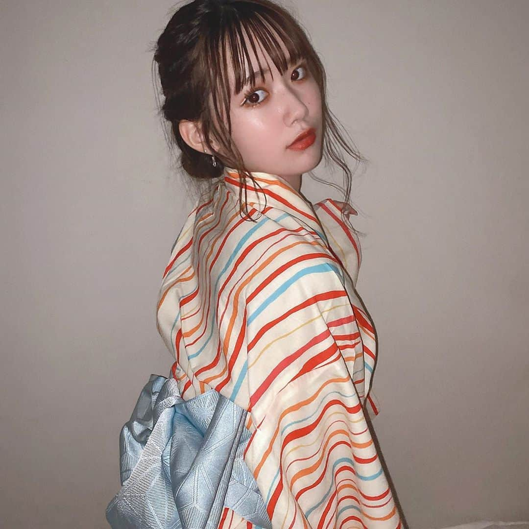 服部有菜さんのインスタグラム写真 - (服部有菜Instagram)「👘👘👘 . . 夏はやっぱ浴衣！女の子3割増で可愛く見える魔法だね！💖 . . #浴衣 #浴衣女子 #👘 #ホワイトライン  #白ライナー」8月14日 17時11分 - yuna__0330.48