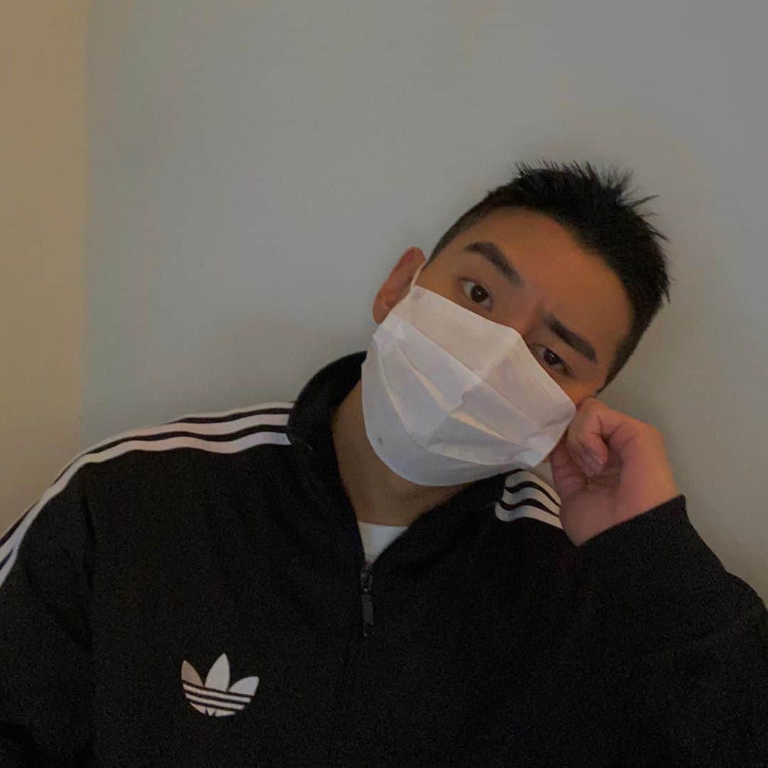 ビボム のインスタグラム：「꾸러기표정 금지🙅🏻」