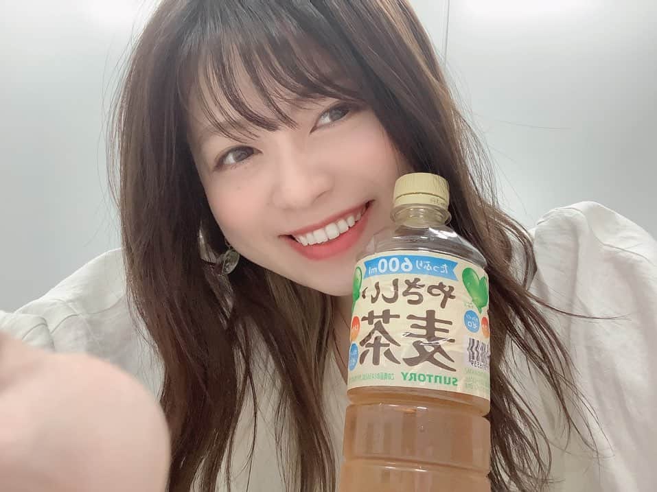 鈴木このみのインスタグラム：「10/9ライブのグッズ打ち合わせ終わりました☺️💪 セトリもそろそろ決めねば…!!!  今日も暑いので、皆も休憩と水分しっかり取って下さいね〜🍹✨」