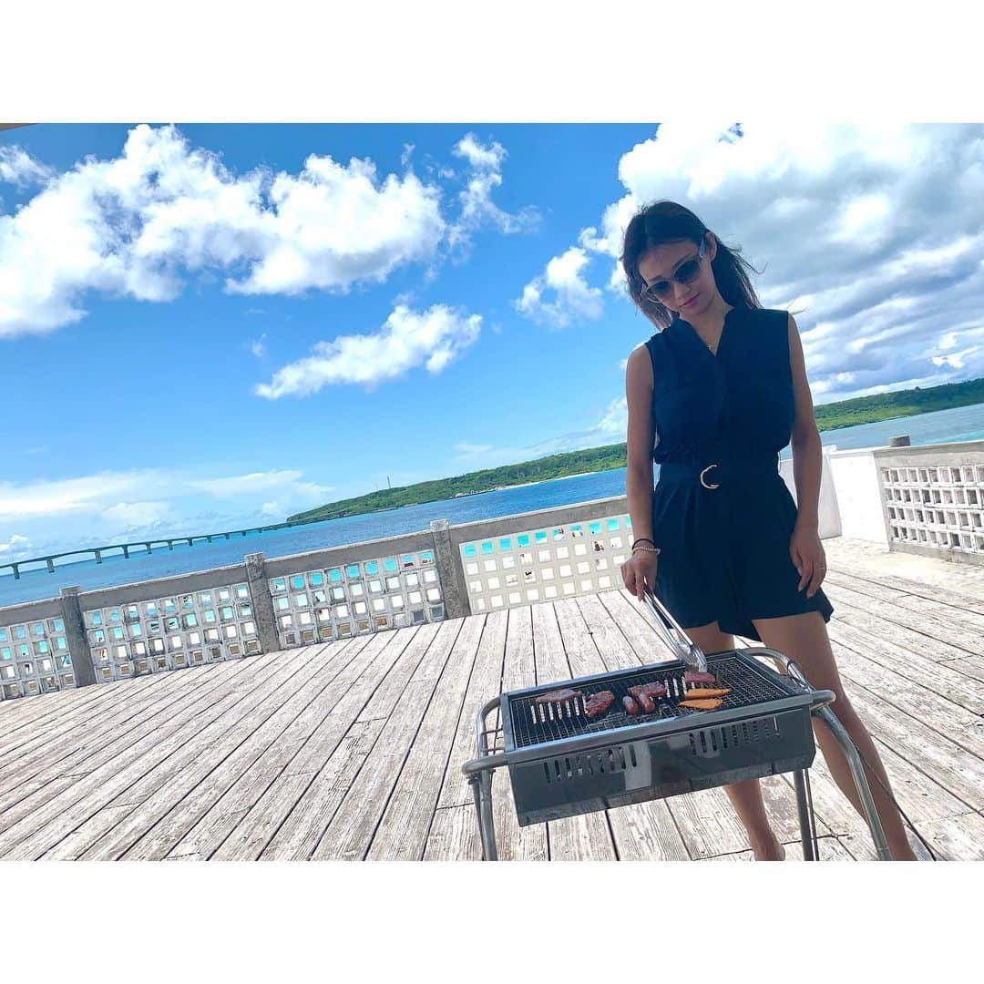 yu-yu.（友癒）さんのインスタグラム写真 - (yu-yu.（友癒）Instagram)「. 猫の舌ビーチ🏖 シーシャ&BBQ🍖🍷 . #宮古島 #宮古島旅行 #水着 #水着焼け #日焼け女子 #水着ギャル #genic_okinawa #genic_cafe #たびじょ #ビジョビ #宮古ブルー #宮古島グルメ #miyakojima #沖縄旅行 #沖縄好き #宮古島好き #宮古ブルー #okinawatrip #okinawa_love #okinawabeach  #与那覇前浜ビーチ #猫の舌ビーチ #オーシャンビューBBQ」8月14日 17時23分 - ____yu_yu____