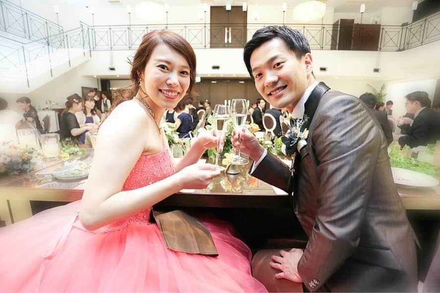 アルカンシエルグループさんのインスタグラム写真 - (アルカンシエルグループInstagram)「@arcenciel.weddingをフォローして、 『#アルカン花嫁』 でお写真を投稿してくださいね* . こちらのお写真は． @ik_wd0217　さんから リグラムさせていただきました 素敵なお写真をありがとうございます* ------------------ 楽しむゲストとおふたりの笑顔を入れられる 乾杯ショットは花嫁さまの間でも とっても人気な撮影構図♡ 是非アルカンシエルで撮影してみませんか？ . >>@arcenciel.yokohama #アルカンシエル横浜リュクスマリアージュ . ------------------- . ▽予約はTOPのリンクから❁ お問い合わせはDMに** >>> @arcenciel.wedding . ------------------- #アルカンシエルウェディング #arcencielwedding #アルカンシエル #アルカンシエルリュクスマリアージュ大阪 #アルカンシエル南青山 #アルカンシエル横浜リュクスマリアージュ #アルカンシエルベリテ大阪 #アルカンシエルリュクスマリアージュ名古屋 #感謝を式のまんなかに #結婚式 #ウェディング #花嫁 #プレ花嫁 #卒花嫁 #結婚式準備#式場探し #ウェディングドレス #ウェディングレポ #プラコレ #Dressy花嫁 #ウェディングニュース #marryxoxo #関東花嫁 #横浜花嫁 #乾杯ショット #撮影指示書 #ウェディングフォト」8月14日 17時36分 - arcenciel.wedding