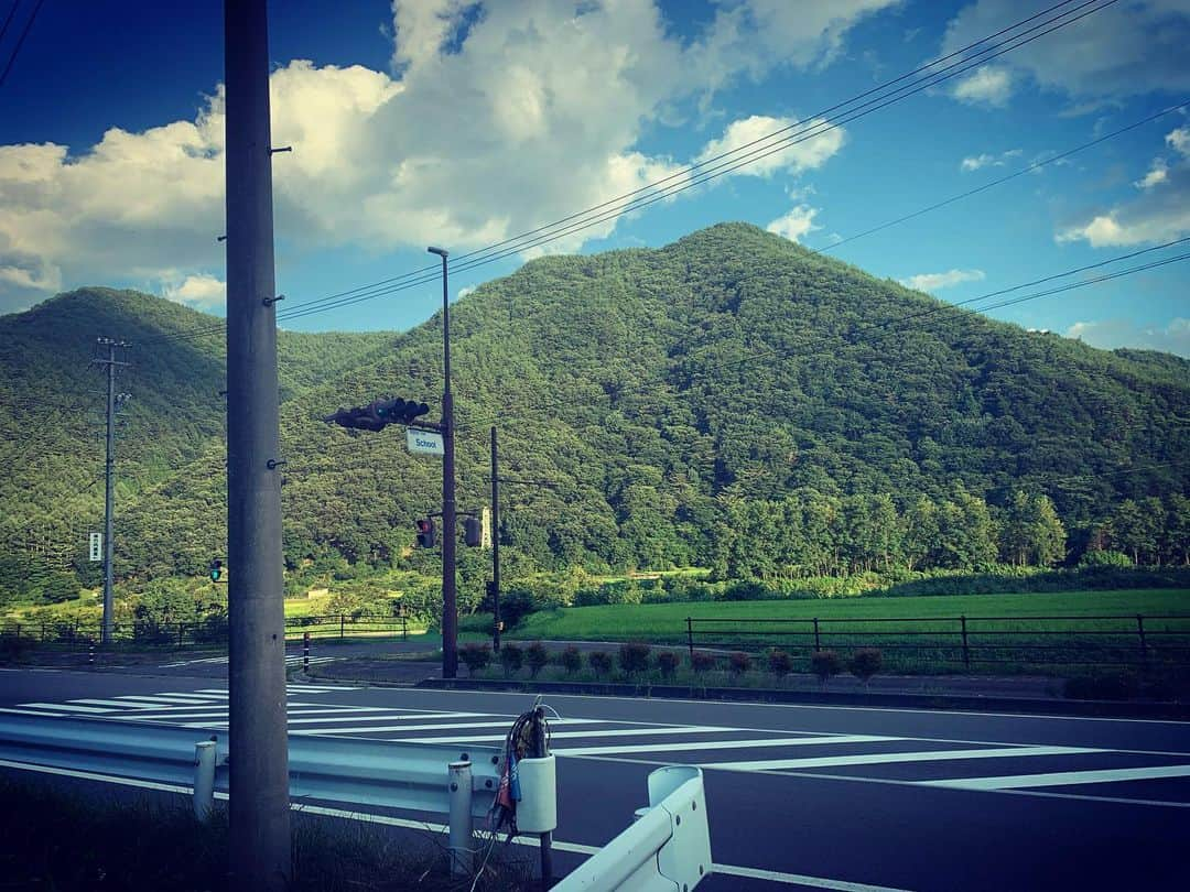 TAKUMA さんのインスタグラム写真 - (TAKUMA Instagram)「長野県を走ってます🚗 空気が綺麗✨ 目的地は栃木県👍 行くぜ！  #たんさん #長野県 #school」8月14日 17時36分 - tan_tan_dayo