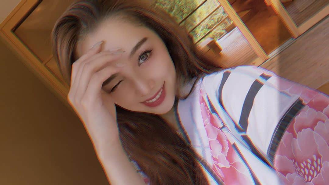 石田安奈のインスタグラム：「💖💖💖💄  #メイク　#メイクアップ　##beautiful #competitor #fitnessmotivation #makeup #jewelry #girl #bestrong  #筋トレ女子 #メイク #tokyo  #뷰티스타그램　 #화장품 #네일 #네일스타그램 #오오티디 #대일리룩 #얼짱　 #셀피  #얼스타그램#셀스타그램」