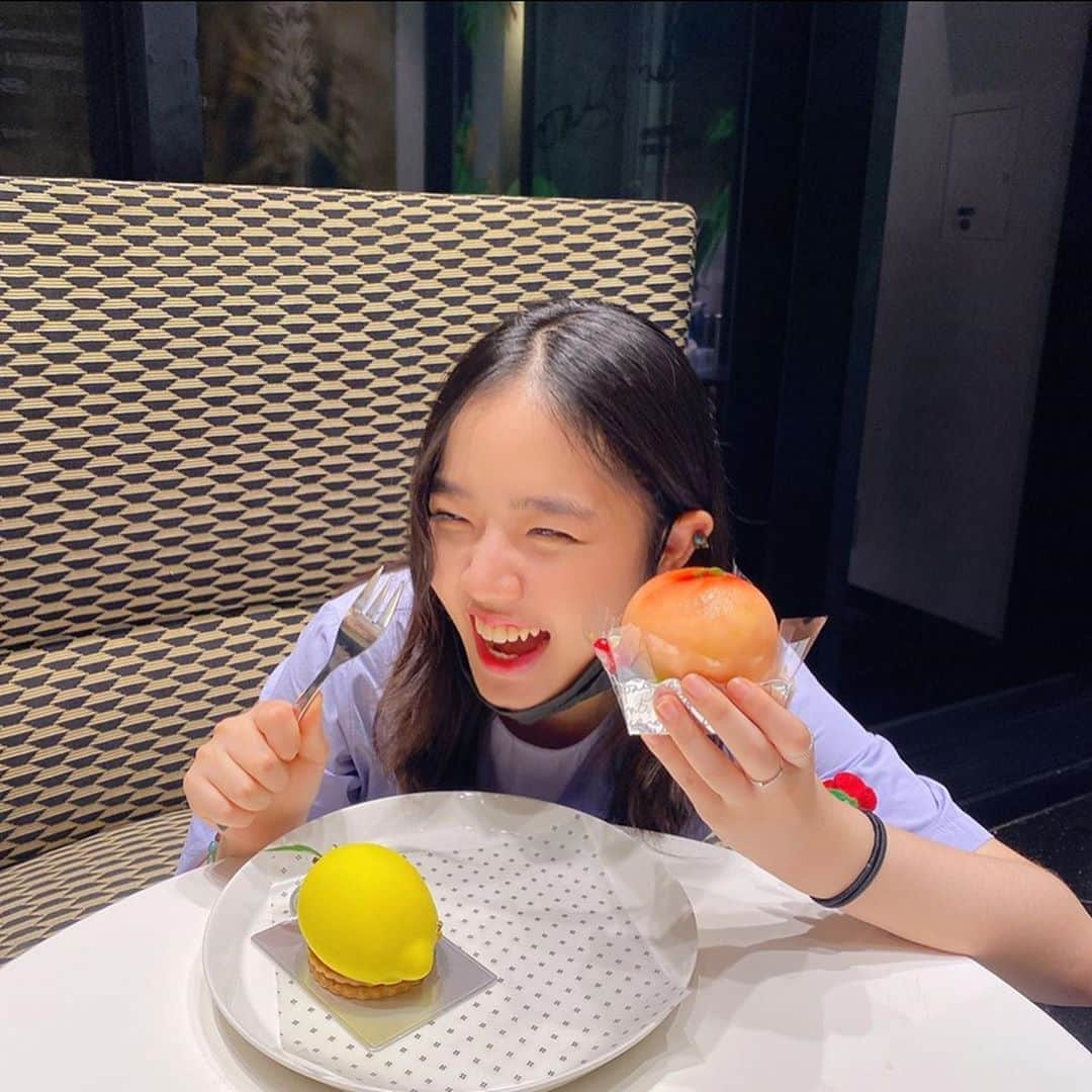 キム・ヒャンギさんのインスタグラム写真 - (キム・ヒャンギInstagram)「복숭아레몬복복숭숭아아아레레몬몬 🍋🍋🍋🍋🍑🍑🍑🍑🍋🍑🍋🍑」8月14日 17時53分 - kimsmell1