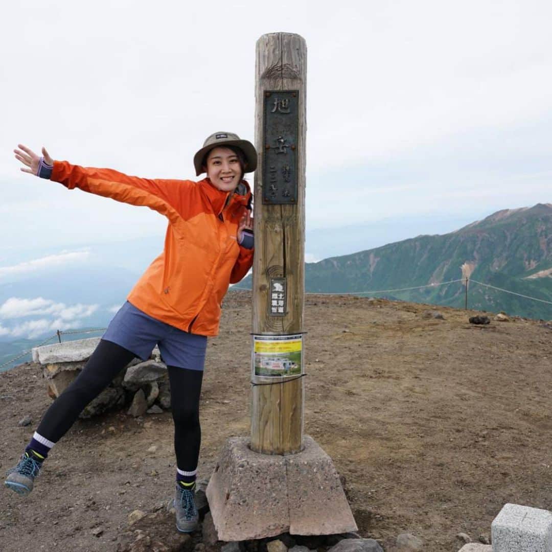 飛河蘭さんのインスタグラム写真 - (飛河蘭Instagram)「北海道最高峰！ 登頂しました〜🙌🏻 #旭岳 #大雪山国立公園」8月14日 17時46分 - chihiro94ran