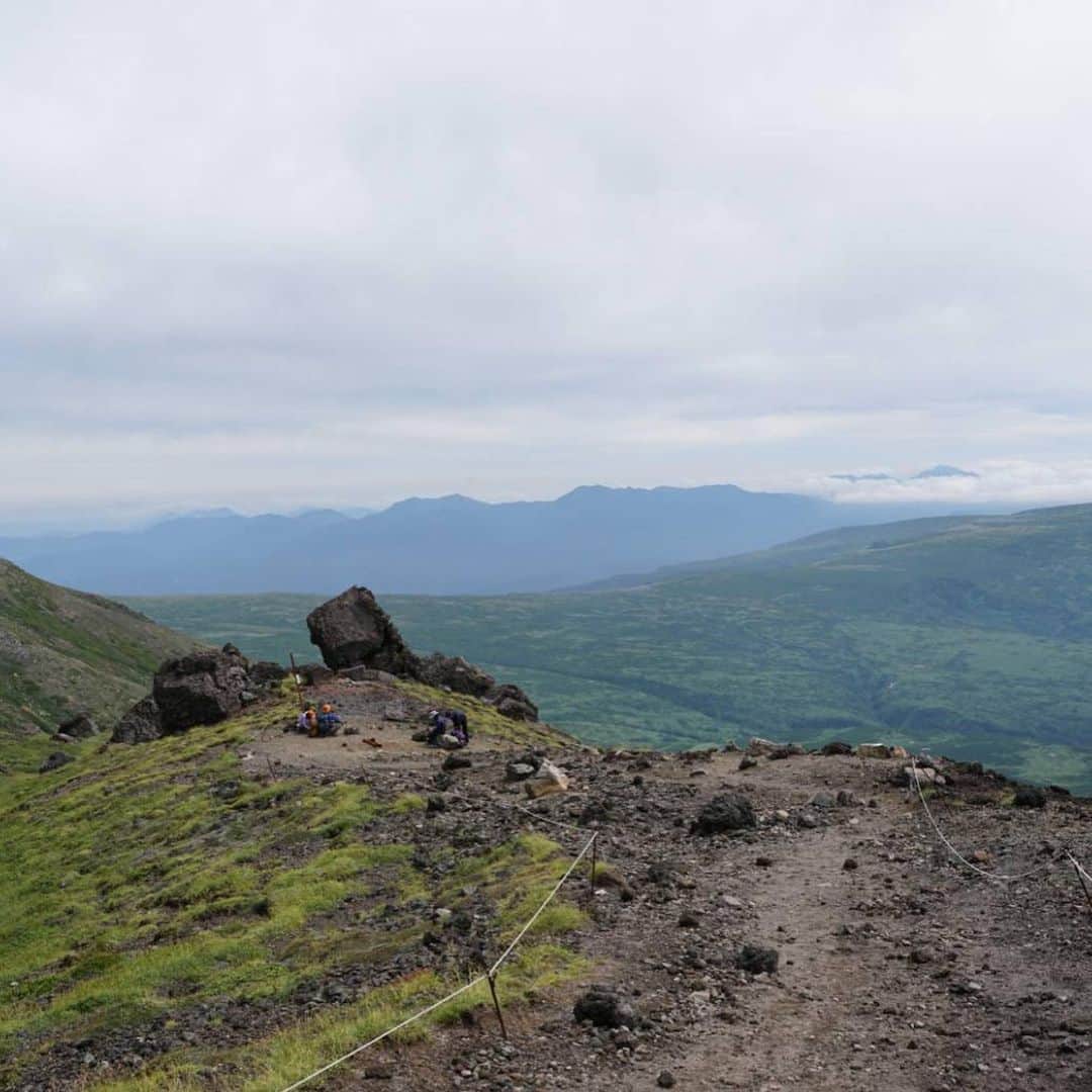 飛河蘭さんのインスタグラム写真 - (飛河蘭Instagram)「北海道最高峰！ 登頂しました〜🙌🏻 #旭岳 #大雪山国立公園」8月14日 17時46分 - chihiro94ran