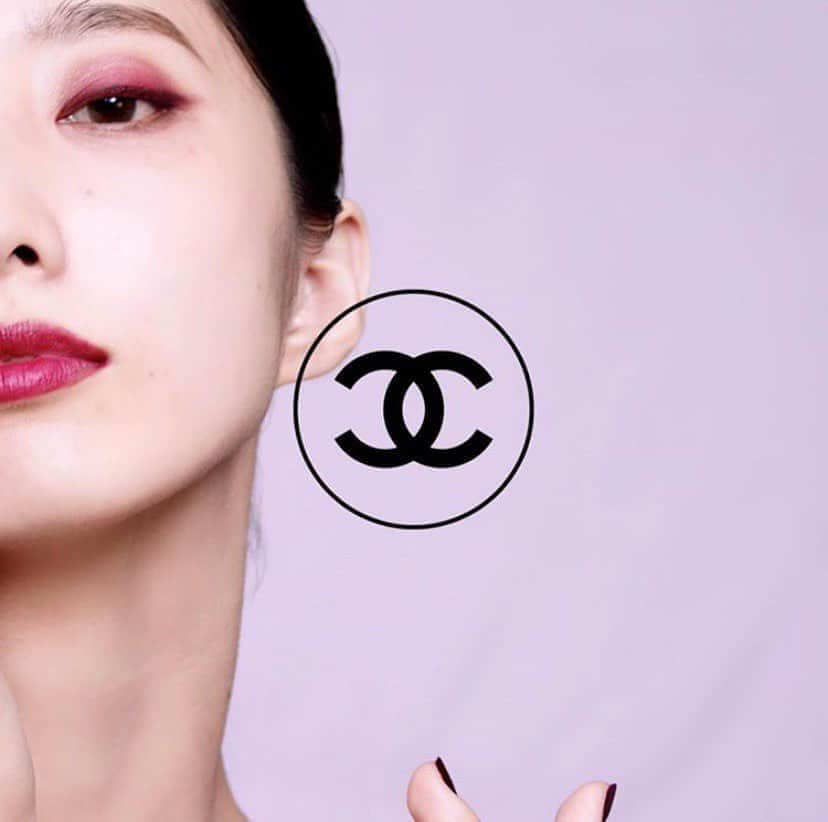 飯島望未のインスタグラム：「Posted @withregram • @daichi__nakagawa . CHANEL CANDEUR ET EXPÉRIENCE : ACTE Ⅱ FALL - WINTER 2020 COLLECTION 【PLUM】  @chanel.beauty   #direction #edit   #chanel  #chanelmakeup  #beauty #movie  #mediacomposer  #davinciresolve #レキャトルオンブル」