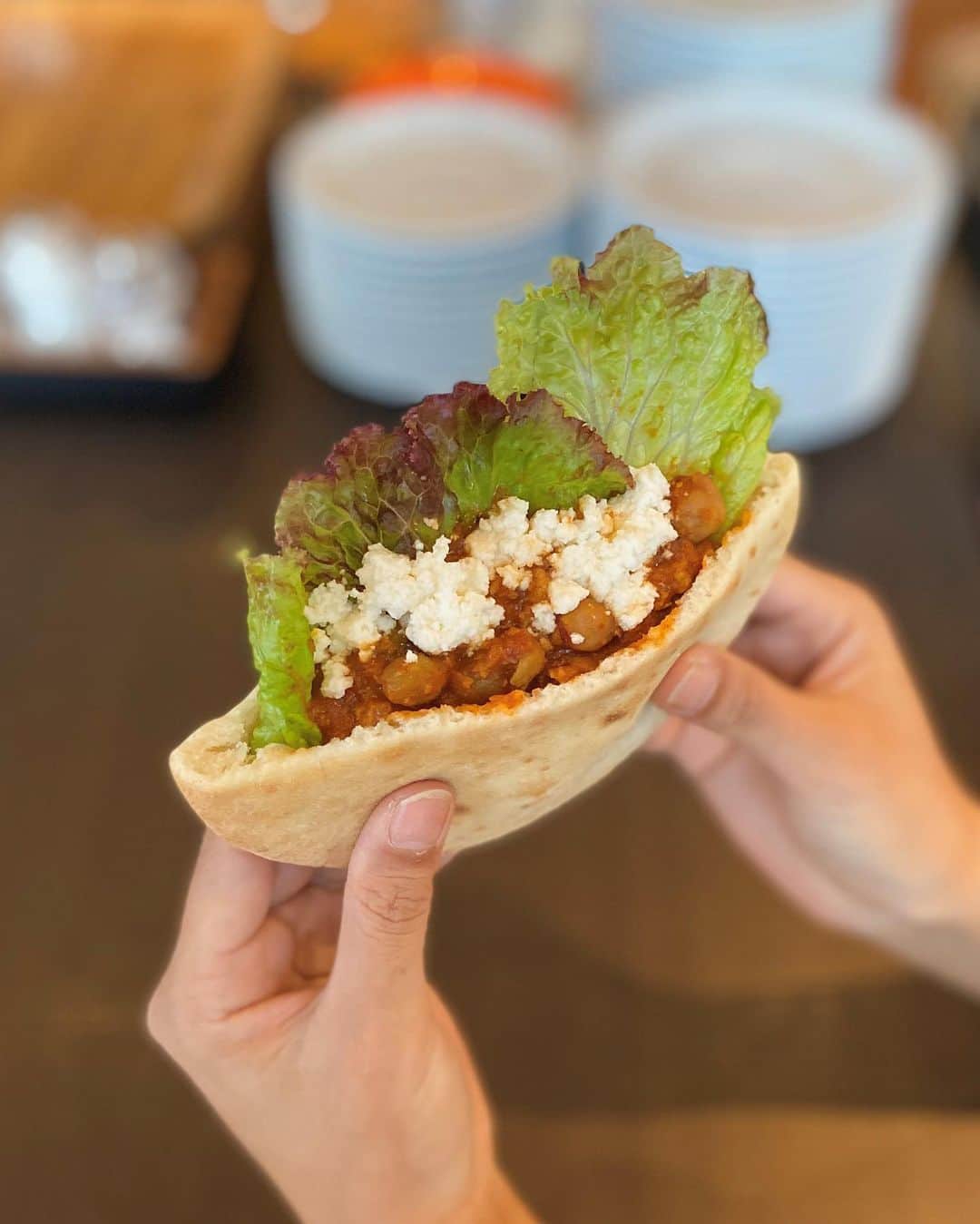 Courtyard by Marriott Tokyoのインスタグラム：「ラヴァロックのテイクアウトデリ😁 チョップドサラダ + 冷製スープが入った豪華ヘルシーランチセット！1,000円 税込 8月17日からのメニューはこちら！！  A　タンドリーチキンのワッフルサンド🍔 濃厚でボリュームたっぷりのランチをお探しでしたら、タンドリーチキンワッフルサンドイッチがおすすめです。 一日の残りにエネルギーを与える厚切りのジューシーなチキン！  B　3種チーズと生ハムのトルティーヤ🥙 口の中にチーズエクスプロージョン！！ チーズ好きな方には欠かせないアイテムです。 このチーズトルティーヤは、チーズジャンキーズにお勧めです!  C　チリコンカンとチーズのピタサンド🌯 肉のチリと豆がたっぷり入った、スパイシーなテクスメクスサンドイッチは美味しく、冷たいスープと一緒に召し上がれ！  Lavarock Takeout Deli Includes Chopped salad + Cold Soup! Only 1000 Yen! The below menu starts 8/17.  Tandoori Chicken Waffle Sandwich When you just need a thick hearty meal, you need tandoori chicken waffle sandwich.  Thick cut juicy chicken that will give you energy for the rest of your day!  Three Cheese Ham Tortilla Soooo Cheesy!!! Essential for any cheese lover!  This cheese tortilla will satisfy your hunt for CHEESE!!  Chili Con Carne & Cheese Pita bread Filled with meaty chili and beans, this spicy Tex Mex sandwich is delicious and best served with cold soup!  #自粛生活 #自粛 #自粛中の過ごし方 #自粛生活を楽しく過ごす #healthy #ヘルシーメニュー #丸の内ol #ヘルシー #減量 #野菜たっぷり #野菜 #野菜料理 #サンドウィッチ #ランチ #東京駅 #京橋グルメ #京橋 #テイクアウト #テイクアウトランチ #東京 #丸の内 #ol #ボリューム満点 #ヘルシーランチ  #満腹」