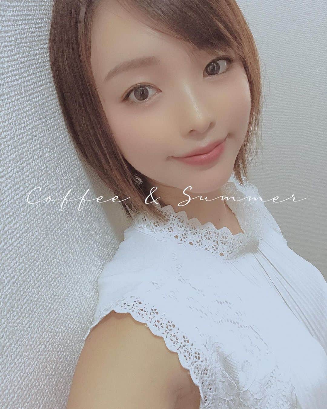 ゆうかさんのインスタグラム写真 - (ゆうかInstagram)「#コーデ 🐰💕この日は→→→→→﻿ @agatha_paris_officiel のブレスレットつけた！やっぱ可愛い❤️♪﻿ ﻿ お肌は @yagbeauty_official さんのレーザートーニングのおかげで黒くならずつるつる💋﻿ ﻿ 定期的に通ってるから、日焼けもちゃんと気をつけられるし、他の気になってるところも相談できるから良い~😊✨﻿  渋谷院 YAG BEAUTY CLINIC ☏0120915959 ﻿ 夏休みももうすぐ終わりだ☀️﻿ ﻿ #今日のファッション #オシャレさんと繋がりたい #おしゃれさんと繋がりたい #おしゃれ #スキンケア #レーザートーニング #美容 #ブラウスコーデ #ブラウス #ブレスレット#かわいい💕 #かわいいものが好き #ママコーデ #ママ #アラサーママ #アラサー美容 #agathaetmoi #YAGBEAUTY#レーザートーニング#RRRマスクパック」8月14日 18時31分 - yuuka_japan