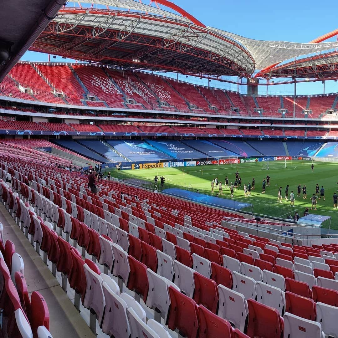 FCバルセロナさんのインスタグラム写真 - (FCバルセロナInstagram)「📍 Estádio do Sport Lisboa e Benfica 🏆  @championsleague 🙌 @oppo 📲 #OPPOFindX2Pro #ShotOnOPPO」8月14日 18時47分 - fcbarcelona