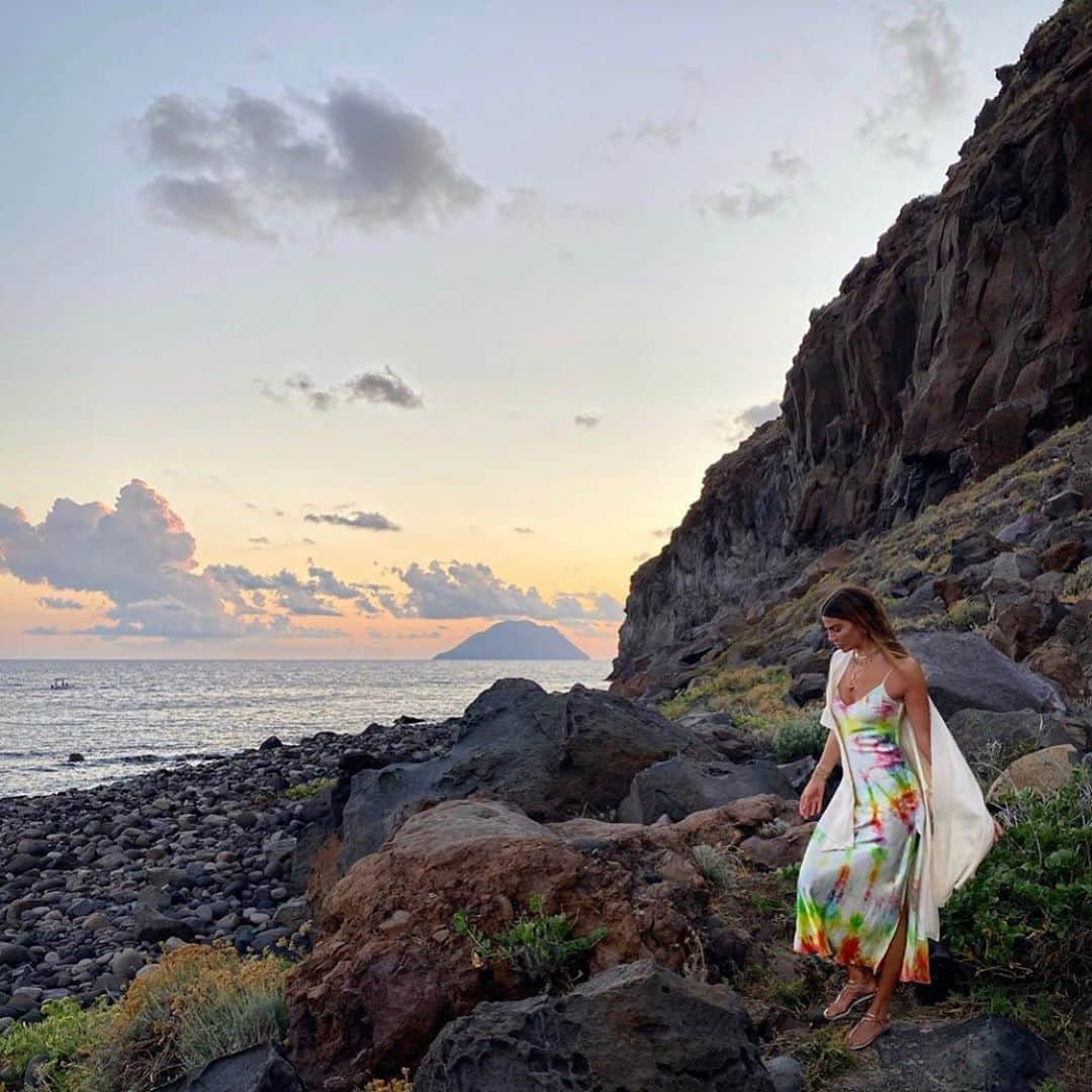 ダニジョーのインスタグラム：「Earth goddess 🌈 @biancabrandolini」