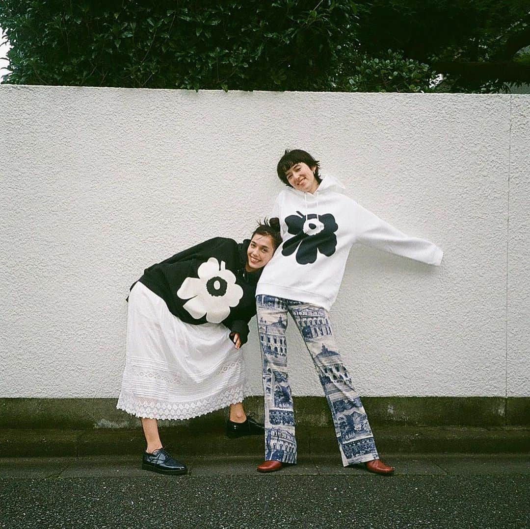 道木 さくら まやのインスタグラム：「with Mala🌷🌷 @marimekkojapan  #marimekko #marimekkokioski」