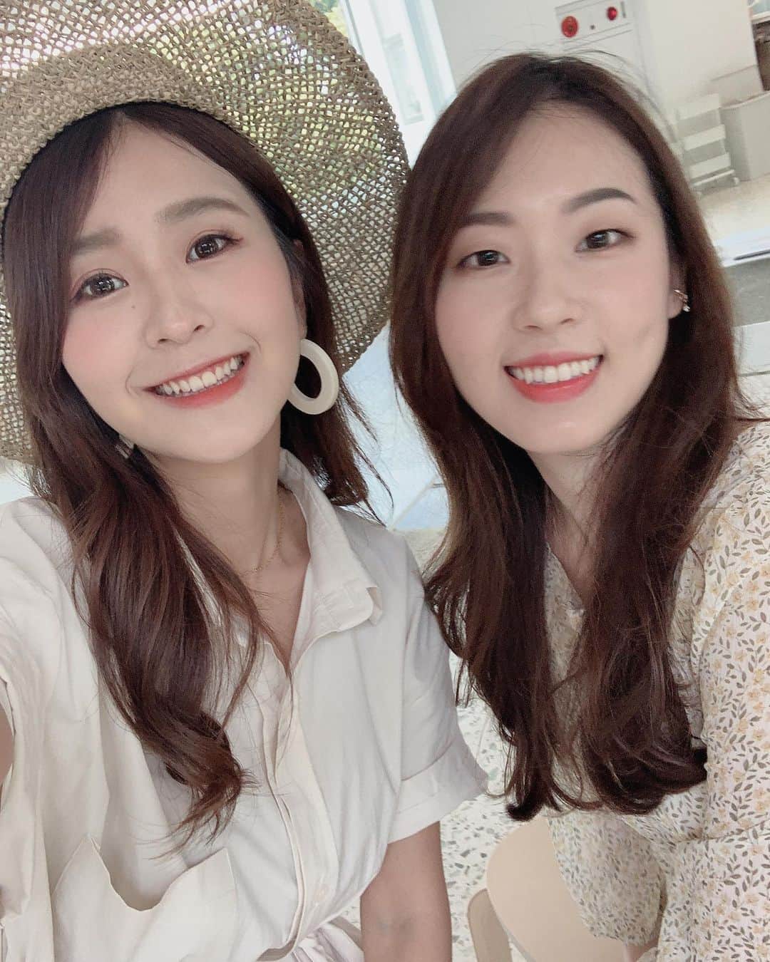 郭圈圈さんのインスタグラム写真 - (郭圈圈Instagram)「要點黃色的才可愛 不信的話看最後一張😂 - #20200728 因為當跟屁蟲跟老公去新竹出差 才能跟超久不見的國中同學們小聚 只能說 小時候去 #聖功 之前會以為大家都很文靜⋯很怕很無聊😔 去了才知道 比自己吵的人原來這麼多😂😂😂很神奇的是，不管畢業多久就算都沒聯絡，一見面都能一見如故呢🥳🧡 . . . . . #新竹咖啡廳 #新竹#春室glassstudio」8月14日 19時46分 - helloiamlea