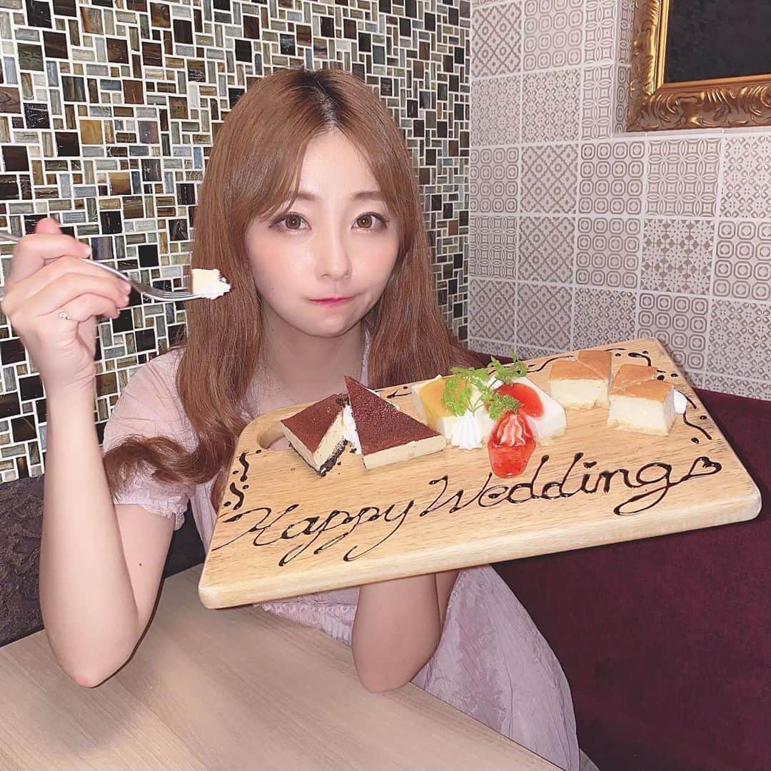 横田亜美さんのインスタグラム写真 - (横田亜美Instagram)「❥ お祝いしてくれた😢💕 うれしい、ありがとう。。 . . #お祝い #ありがとう #結婚祝い #仲良し」8月14日 19時50分 - amimi0218