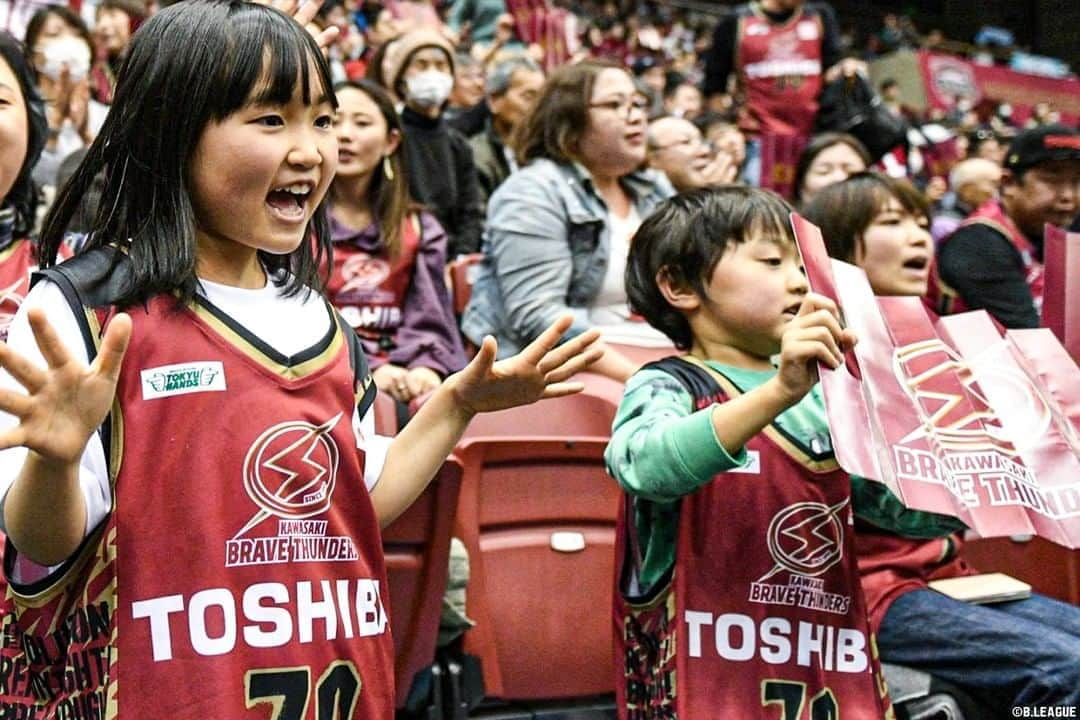 B.LEAGUEさんのインスタグラム写真 - (B.LEAGUEInstagram)「.﻿ 子どもも笑顔になる#Bリーグ観戦 😊📣﻿ ﻿ ※写真は2019-20シーズン﻿ #名古屋ダイヤモンドドルフィンズ #名古屋 #安藤周人 #琉球ゴールデンキングス #琉球 #並里成 ﻿#新潟アルビレックスBB #新潟 #レバンガ北海道 #北海道 #川崎ブレイブサンダース #川崎 #子ども #子どものいる暮らし #子どもの日常をもっと写真に #キッズフォト #kids #baby #マスコット #キャラクター #キャラ #BLEAGUE #Bリーグ #バスケットボール #basketball #BREAKTHEBORDER」8月14日 20時00分 - b.league_official