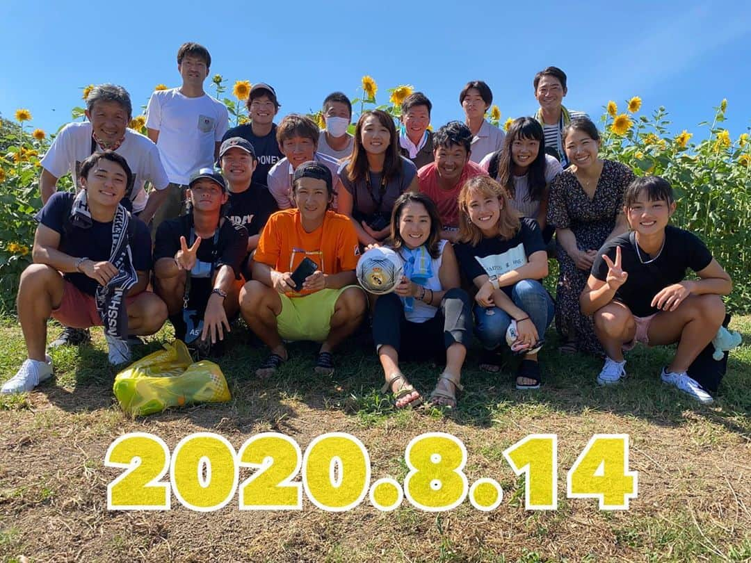 日比野菜緒さんのインスタグラム写真 - (日比野菜緒Instagram)「2020 夏🌻﻿ ﻿ 個性的なメンバーが集まっているからたまにイラッとすることもあるけれど、それでも、出会えて良かったと心から思える最高の人たちです。﻿ ﻿ いつも本当にありがとう❣️ • • #チームラボ #テニス」8月14日 20時02分 - naohibino_1128