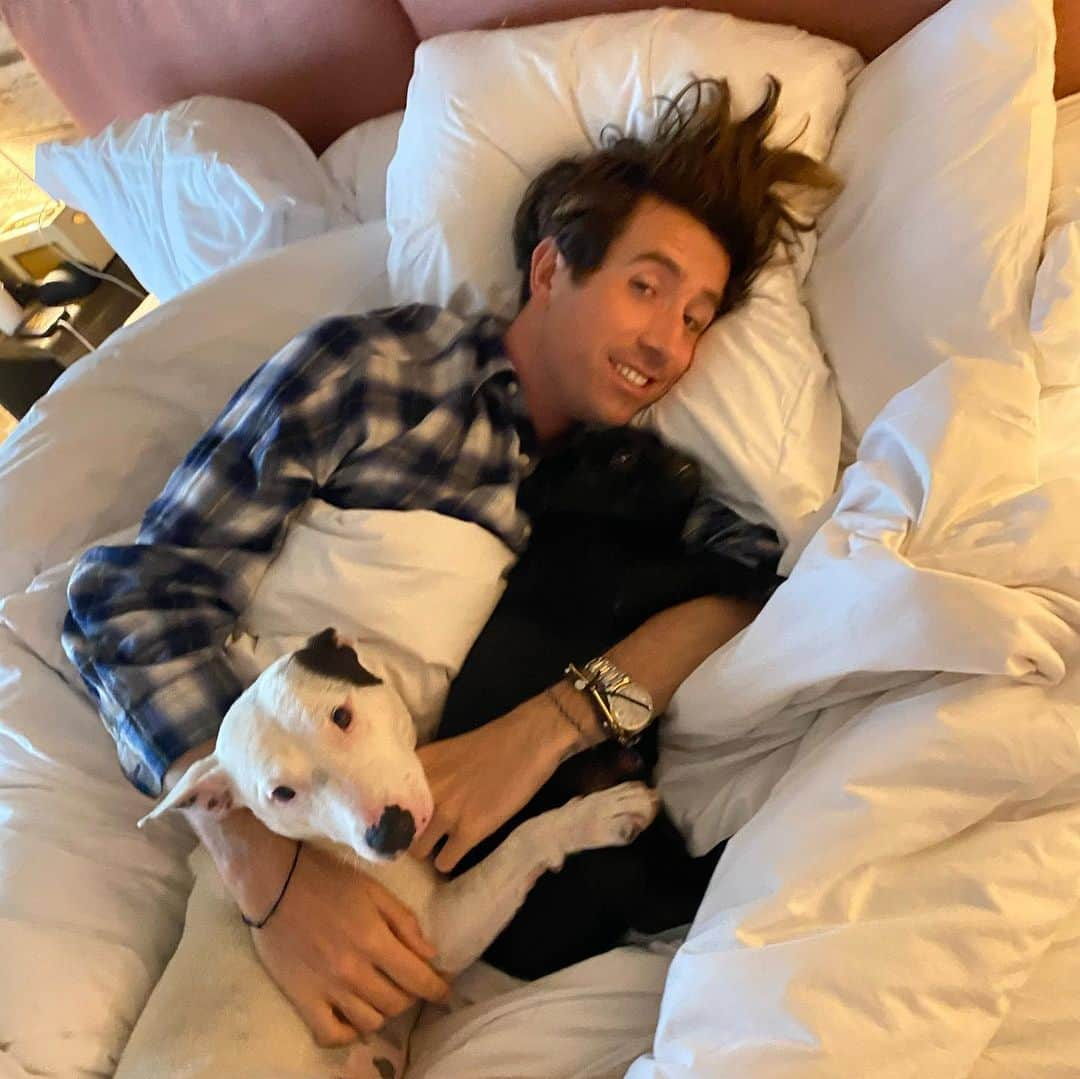 ニック・グリムショーさんのインスタグラム写真 - (ニック・グリムショーInstagram)「waking up to being 36 with my 3 favourites」8月14日 20時13分 - nicholasgrimshaw