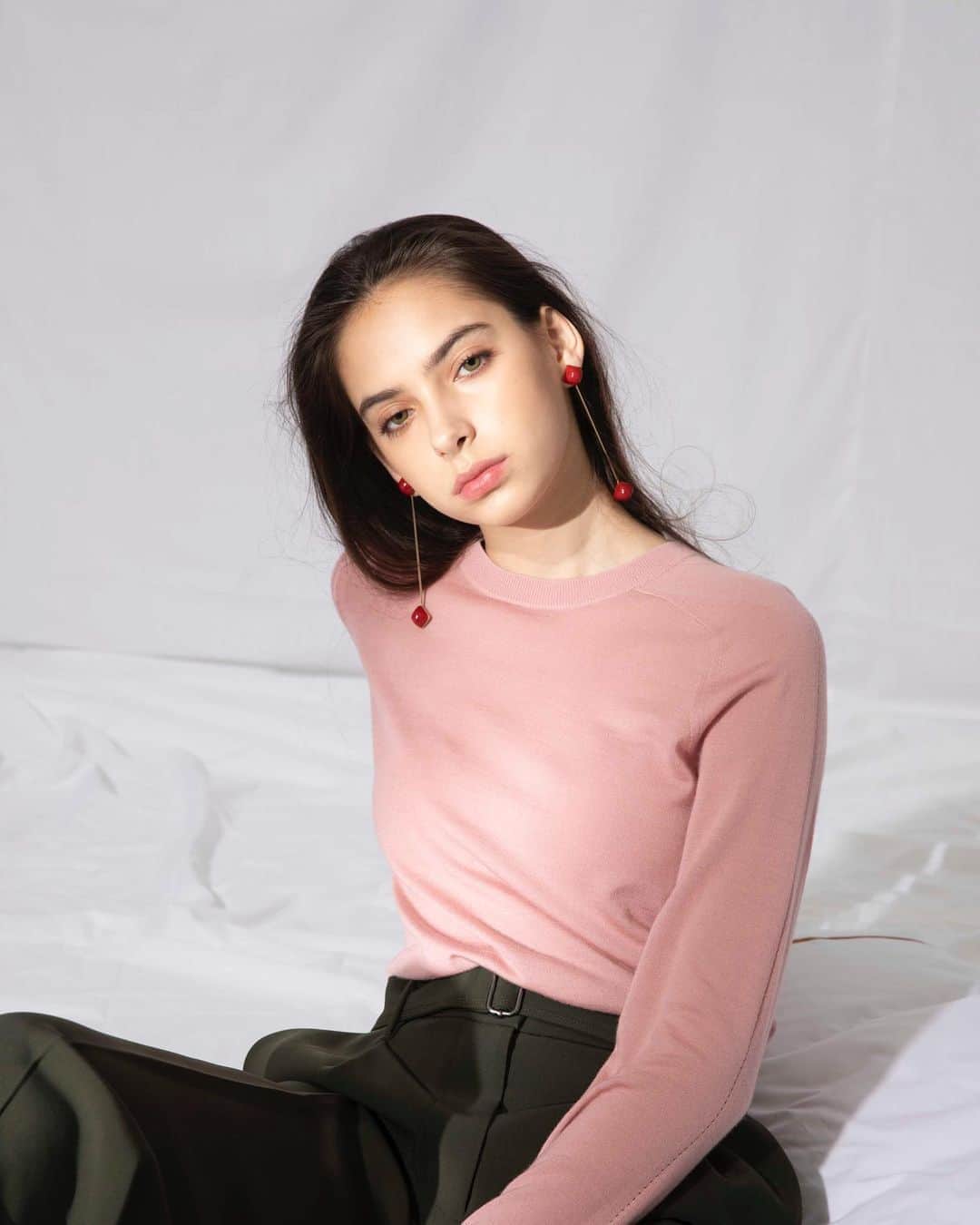のインスタグラム：「⁣ Enjoy the cuddling with  crispy breeze! As tender as the skin of a new born baby, this #NewWool line is your second skin to resist the winter tide. Playing with a vibrant ROSSA  new wool top and earthy KAHKI #PolyBottoms to lead you into the woodland in #FW20⁣ ⁣ #ANTEPRIMA #RTW #ReadyToWear #FallWinter2020 #Classic #Style #Fashion #Italian #Luxury #InstaBag #Design #Lifestyle #Urban #Handcraft #アンテプリマ #패션」
