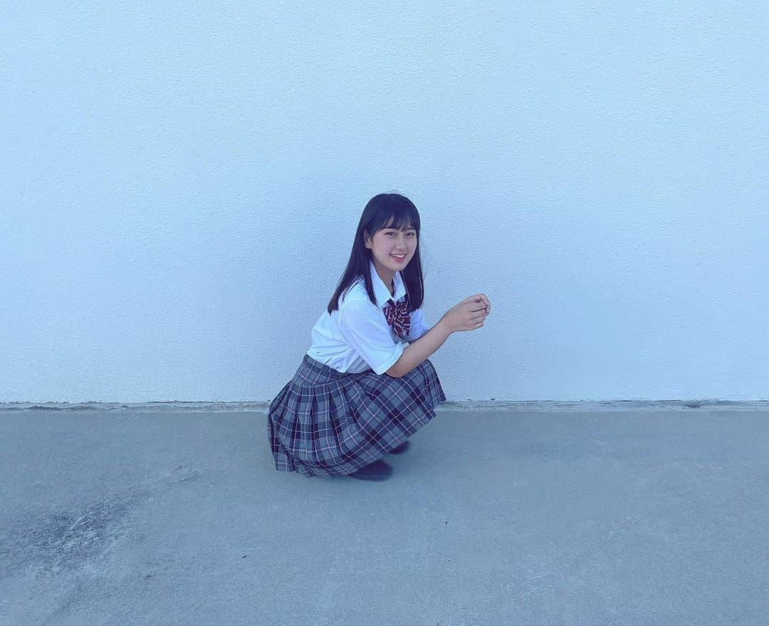 川平聖さんのインスタグラム写真 - (川平聖Instagram)「現役です👩🏻 ・ ・ ・ ・ #なんちゃって制服 #だよ〜 #私は高校生です #2020の高校1年生です #赤リボン #かわよ #夏服 #JK #JK1」8月14日 20時40分 - hijiri__hkt48