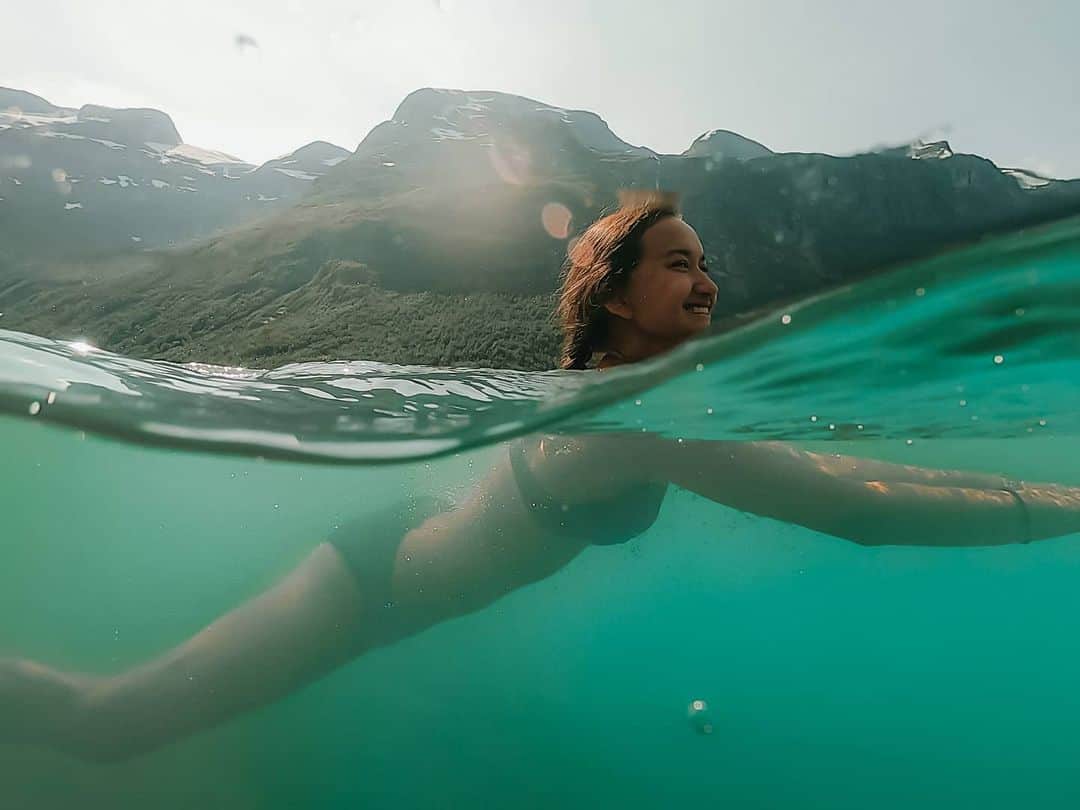 アンネ・リネ・ヤシェムのインスタグラム：「Bading i Loen 🌊 #gopro」