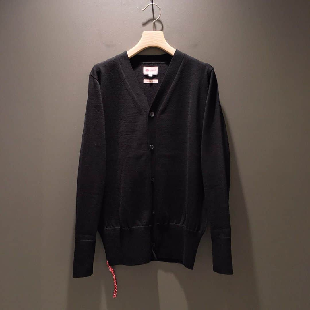 BEAMS JAPANさんのインスタグラム写真 - (BEAMS JAPANInstagram)「＜BEAMS JAPAN ORIGINAL＞ Womens V NECK CARDIGAN BEAMS JAPAN 3F @beams_japan #beams #beamsboy #beamsjapan #beamsjapan3rd Instagram for New Arrivals Blog for Recommended Items #japan #tokyo #shinjuku #fashion #mensfashion #womensfashion #日本 #東京 #新宿 #ファッション#メンズファッション #ウィメンズファッション #ビームス #ビームスジャパン」8月14日 20時45分 - beams_japan