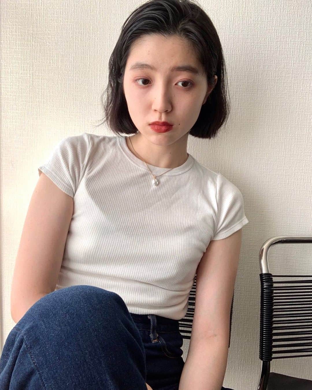 のインスタグラム：「ネックレス引き続き探究中。パールってどうしても大人のものって気持ちが強かったけど、こういう形のパールなら良いかもしれないなぁ @gray____accessories #おみゆ箪笥」