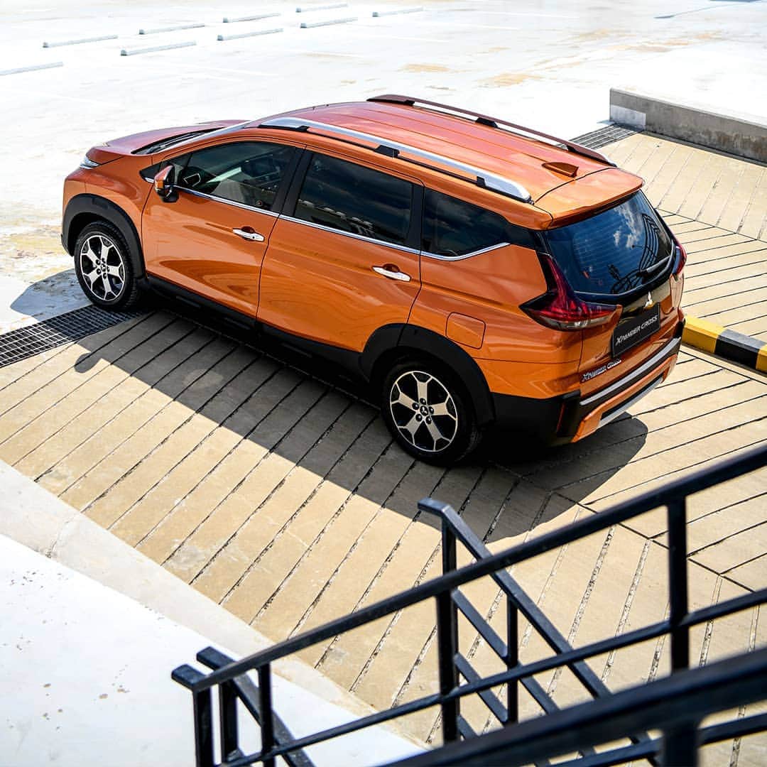 Mitsubishi Motors Thailandのインスタグラム：「ออกไปหา Lifestyle ใหม่ๆ ให้กับตัวเอง พร้อมเพิ่มประสบการณ์การเดินทางไปกับ New Mitsubishi Xpander Cross  #MitsubishiMotorsThailand #MitsubishiMotors #XpanderCross #อีกขั้นกับSUVที่เป็นคุณ」