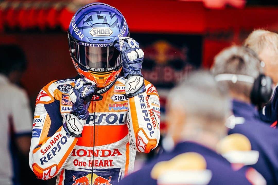 レプソル・ホンダさんのインスタグラム写真 - (レプソル・ホンダInstagram)「Los gehts! ⠀⠀⠀⠀⠀⠀⠀⠀⠀ 🇦🇹 #AustrianGP #MotoGP #AM73 #AlexMarquez #SB6 #StefanBradl #Racing #Repsol #Honda #Racing #RepsolHonda #HRC #RC213V #ThePowerOfDreams #Racing #Motorcycle #Team #OneHeart」8月14日 21時02分 - hrc_motogp