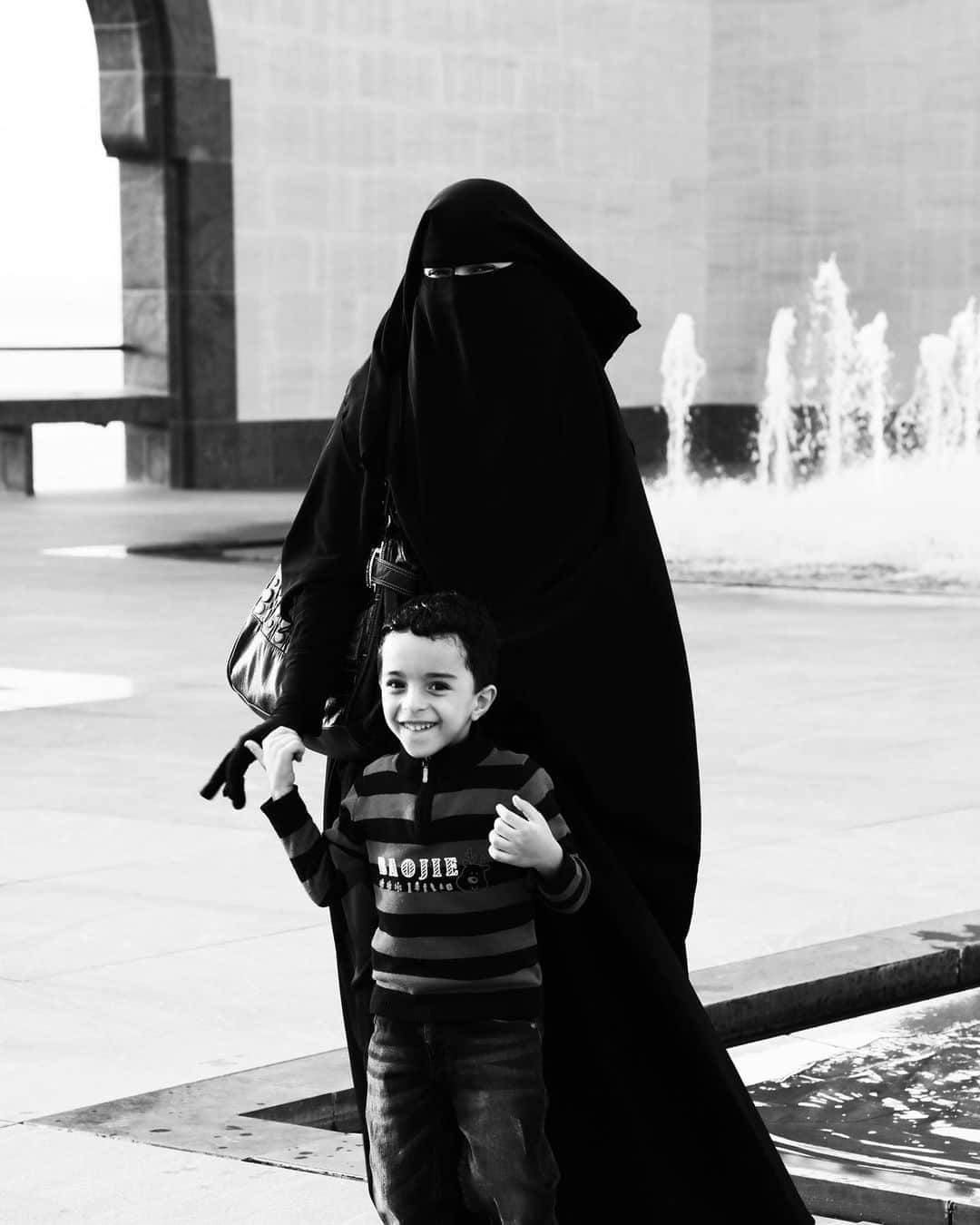 永瀬正敏さんのインスタグラム写真 - (永瀬正敏Instagram)「﻿ ﻿ 《"Smile” from Qatar》﻿ ﻿ Photographed by M.Nagase﻿ ﻿ ﻿ 〜R.I.P. Ms.Sayoko Yamaguchi〜﻿ 小夜子さん、写真撮らせてもらえて光栄でした。﻿ ﻿ ﻿ ﻿ そして﻿ ﻿ ﻿ 渡哲也さん、、、﻿ ﻿ どうか、どうか安らかに。﻿ お世話になりました、有難うございました。﻿ ﻿ ﻿ ﻿ #Smile #シリーズ #Qatar #カタール﻿ #母と息子 #微笑み #過去写真 #staysafe #笑顔 ﻿ #届きますように #永瀬正敏 #masatoshinagase﻿ #masatoshi_nagase_photography﻿ ﻿ #山口小夜子 #命日 #アジアンビューティ #love﻿ #プリント複写﻿ ﻿ #渡哲也 さん #誘拐﻿」8月14日 21時04分 - masatoshi_nagase_official