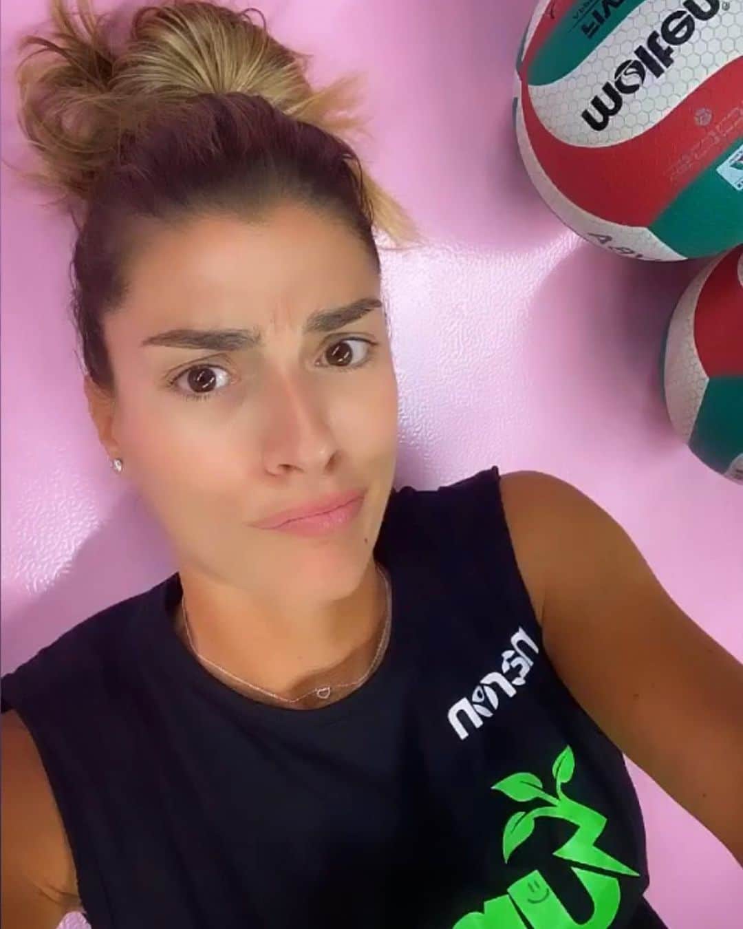 フランチェスカ・ピッチニーニのインスタグラム：「Finita... 🤟🏻 #stancamafelice」