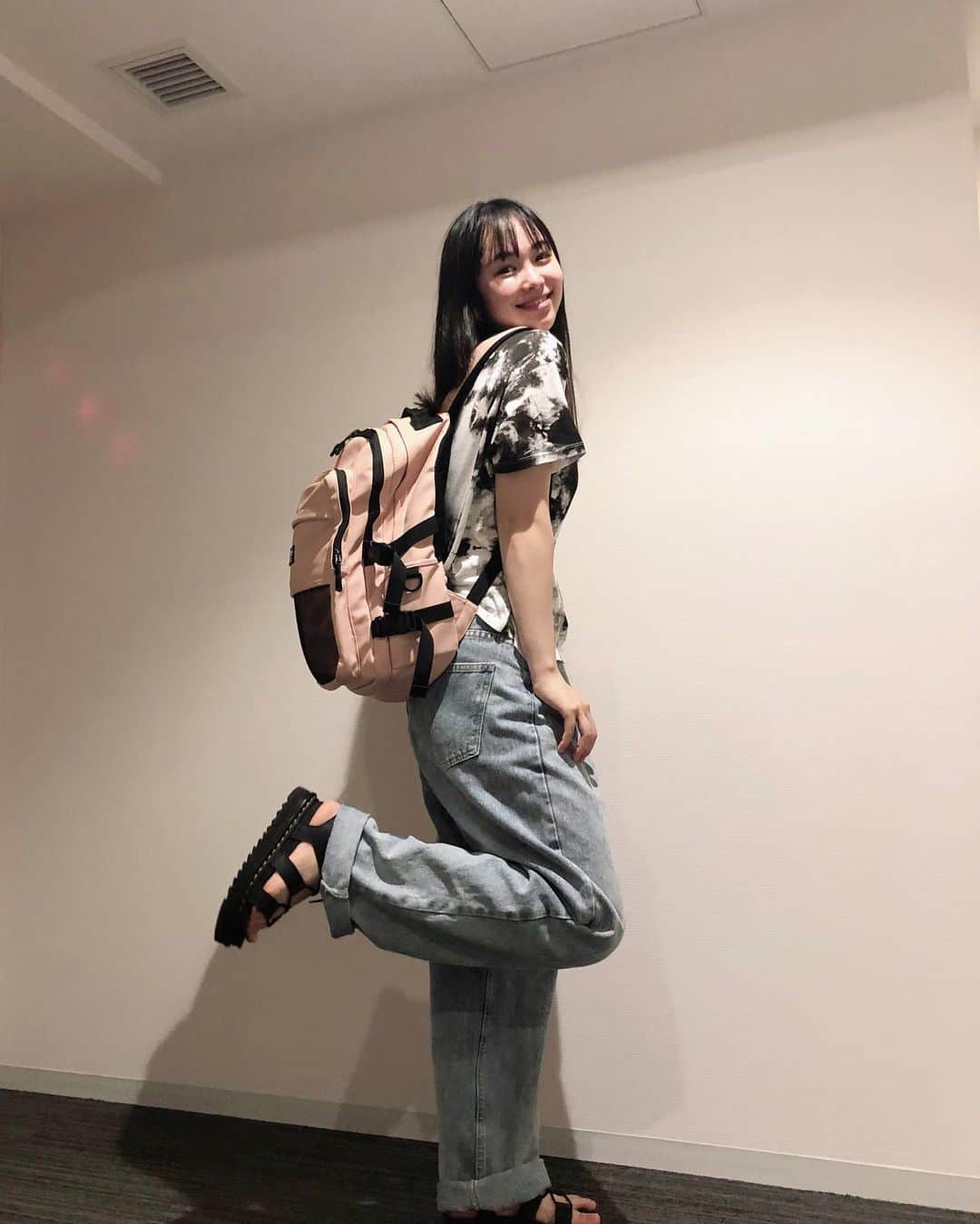 大友樹乃のインスタグラム：「ヨガしてきたよ🧘‍♀️🌙  #yogalife #팔로미#아웃핏#일상스타그램」