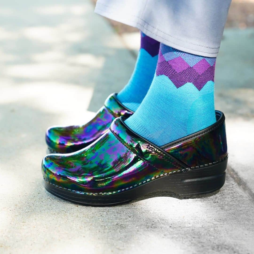 ダンスコのインスタグラム：「It’s all about the clogs! And we are giving away a pair today! 1) Nominate a nurse or healthcare worker by tagging them in the comments. 2) Make sure you’re following @dansko on Instagram. Dansko has been proud to support nurses and healthcare workers throughout their journey, and through our donation efforts over the past eight weeks. This year, we are celebrating nurses and healthcare workers all year long!  Giveaway Rules: Giveaway runs 08/14/20 at 9:00 AM EST - 08/16/20 at 11:59 PM EST. No purchase necessary. One winner will be randomly selected and notified via DM. Verification that nominated winner is a nurse or healthcare worker may be required in the form of a nurse’s badge or ID. Winner will win one pair of Dansko shoes from the current collection with a total estimated retail value of $150. Giveaway not associated with Instagram. Full terms and conditions at the link in the bio.」