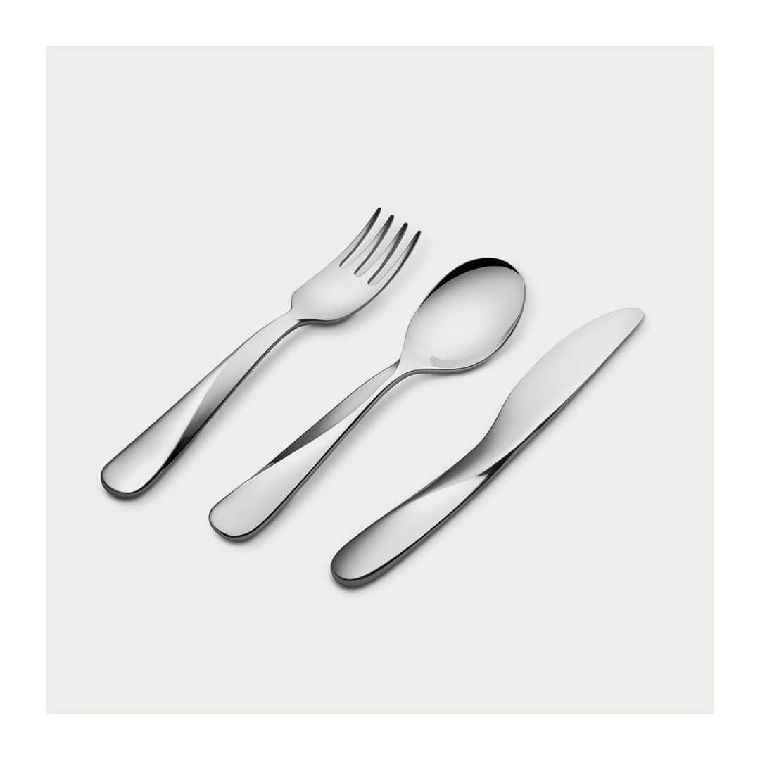 のインスタグラム：「A 3-piece child’s cutlery set in polished steel, shaped by a line that dynamically starts from the handle and rises along the body creating an ergonomic profile. Giro Kids Collection is a careful adaptation of the original Giro collection and was designed to encourage your little ones to eat their first meals on their own, be they left or right-handed.」