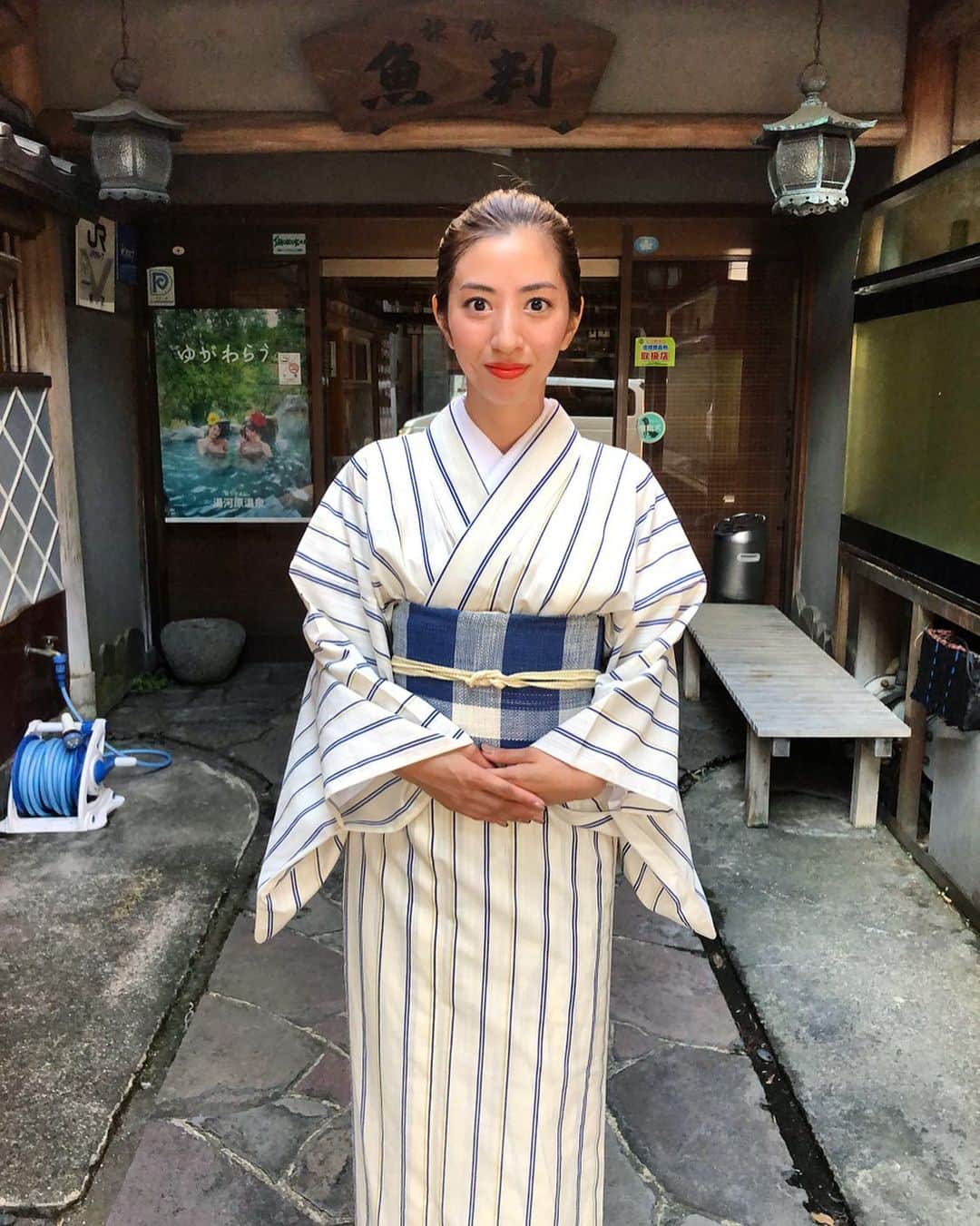 谷澤杏奈さんのインスタグラム写真 - (谷澤杏奈Instagram)「👘  #着物#若女将#魚判#旅館#和服#浴衣 #japanesetraditional#kimono#kimonostyle #湯河原#着付け#着物のある生活#着物女子 #若女将のいる旅館#若女将業復活#男の子ママ #子供連れok #子供連れ歓迎 #2児ママ#2児ママライフ #2児ママ若女将ライフ#浴衣コンテスト#浴衣ヘアアレンジ」8月14日 22時09分 - anna.uohan