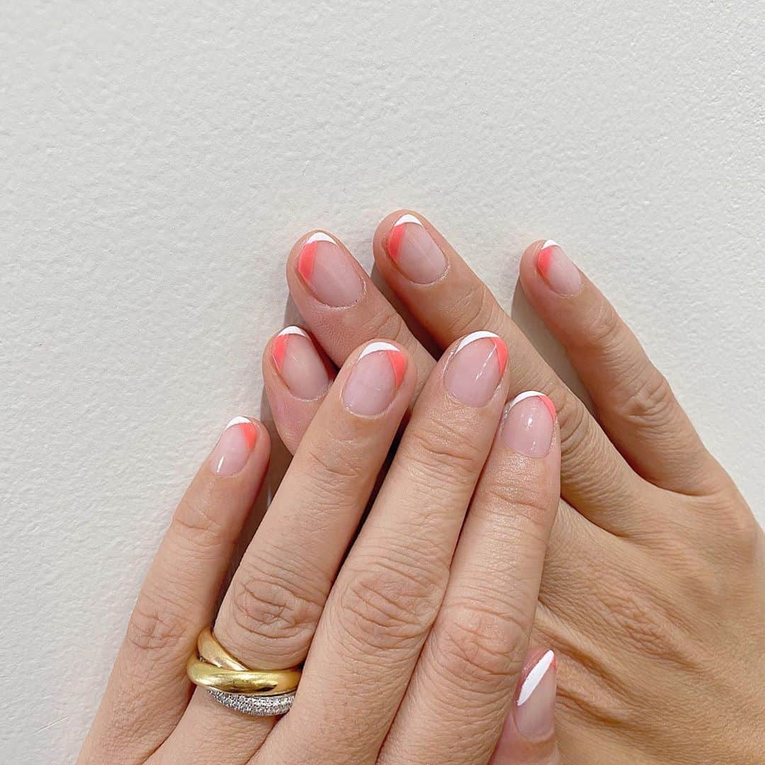 Kana Kobayashiさんのインスタグラム写真 - (Kana KobayashiInstagram)「2色で細めのフレンチも可愛いね♡  #nails #Anela #夏色 #フレンチネイル #夏ネイル #ネイル #大人ネイル #日本橋 #シンプルネイル」8月15日 9時45分 - anela_kana
