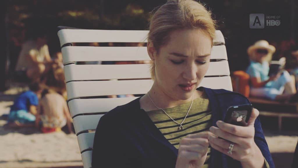 クリステン・コノリーのインスタグラム：「When you find out @sagaftra is kicking thousands of people off their health insurance in the middle of a pandemic #huh #wtf」