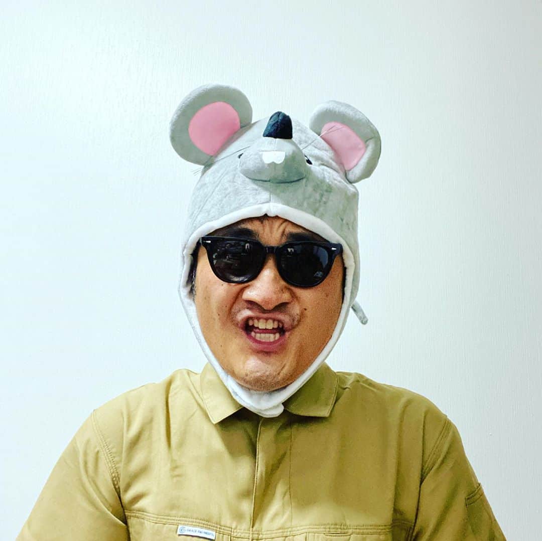 青木泰寛のインスタグラム：「8月14日で36歳になりました 沢山のメッセージやコメントありがとうございます。  柔らかく やっていきますんで よろしくお願いします🙇‍♂️🙇‍♂️  #誕生日の #晩ご飯 #よっちゃんいかって #うまいけど #happybirthday  #おれ」