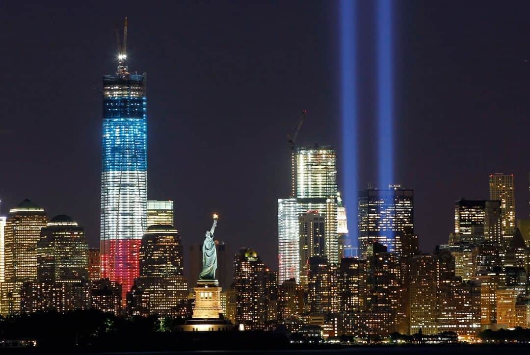 NBC Newsさんのインスタグラム写真 - (NBC NewsInstagram)「The twin shafts of light that symbolize the fallen Twin Towers and appear every year to commemorate the victims of 9/11 have been extinguished by the pandemic.⁠ . ⁠ The 9/11 Memorial said it was too risky to the crew that produces the “Tribute in Light,” which sends the beams upward into the night sky from dusk on Sept. 11 to dawn on Sept. 12 in lower Manhattan.⁠ . ⁠ 📷  Gary Hershorn / @reuters」8月15日 9時01分 - nbcnews