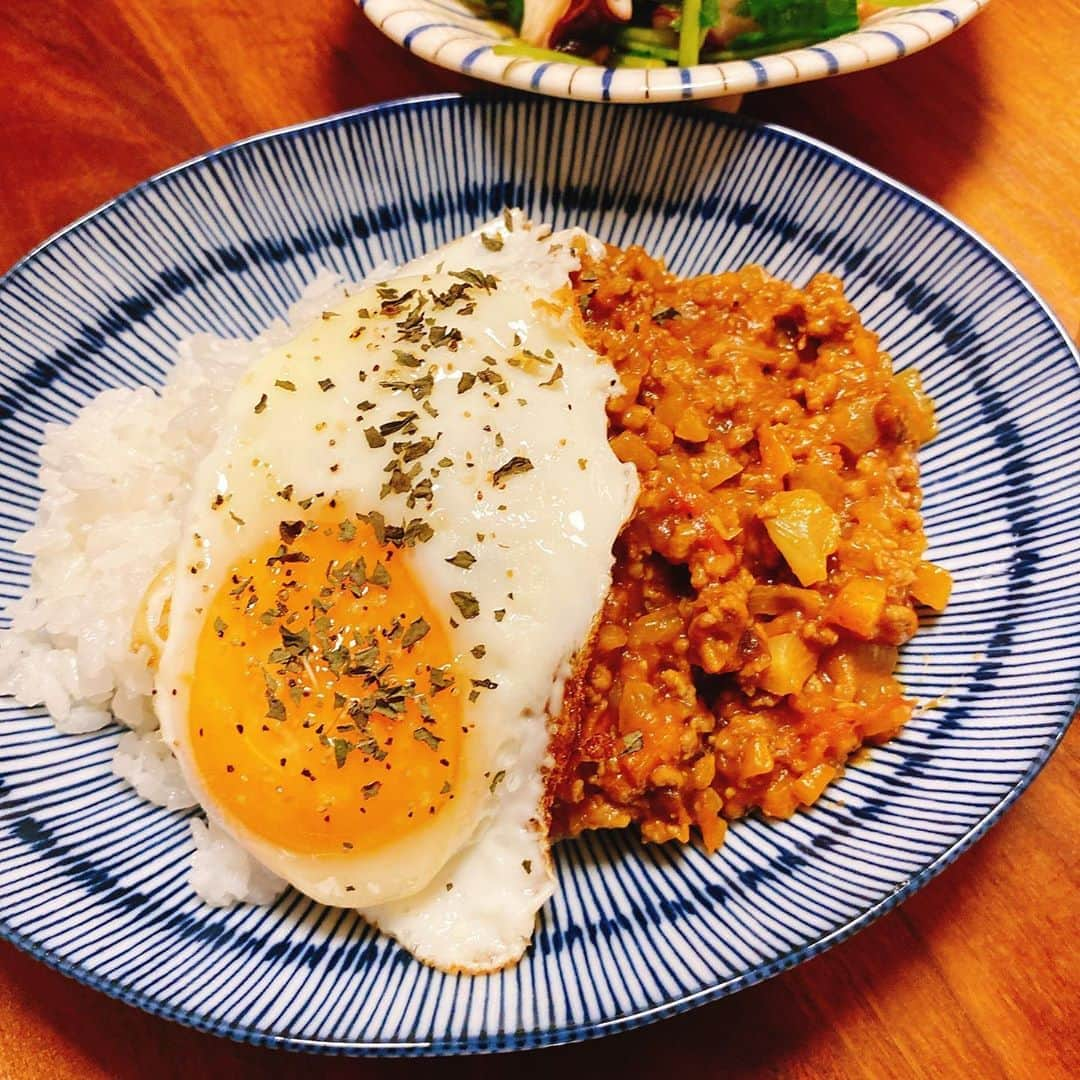 宮下純一さんのインスタグラム写真 - (宮下純一Instagram)「トマトウィーク🍅復帰戦❣️トマトたっぷりのキーマカレーとトマトたっぷり卵スープ作ってみたーーー🍳タコとみつばのサラダはごま油を熱くしてかけると香りも広がって最高ですよ🐙#トマトウィーク #トマトたっぷりキーマカレー #トマト #とまとたまごスープ #タコとみつばのサラダ」8月15日 9時37分 - junichi1017