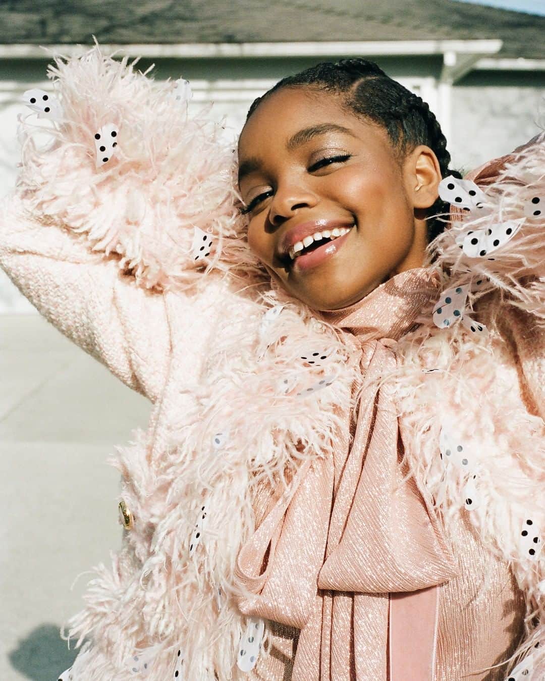 Teen Vogueさんのインスタグラム写真 - (Teen VogueInstagram)「Sending the warmest 16th birthday wishes to the fabulous + multi-talented @marsaimartin! ✨✨✨ Revisit the @blackishabc star's 2019 Teen Vogue cover story at the link in bio. 📸: @bec_parsons」8月15日 0時40分 - teenvogue