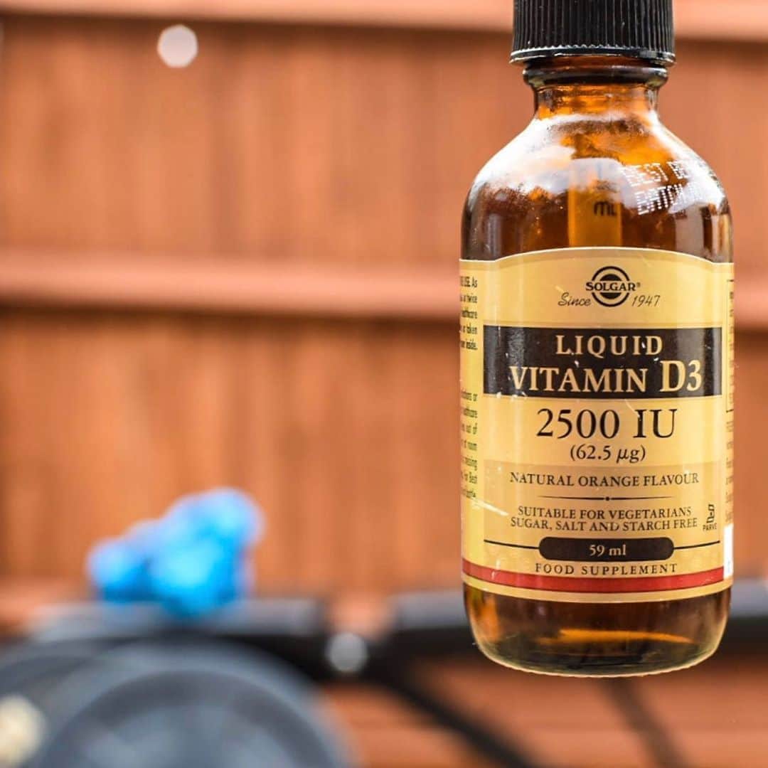 デズリー・ヘンリーさんのインスタグラム写真 - (デズリー・ヘンリーInstagram)「Have no fear the “Sunshine Vitamin” is here☀️   ⠀⠀⠀⠀⠀⠀⠀⠀⠀⠀⠀⠀  ⠀⠀⠀⠀⠀⠀⠀⠀⠀⠀⠀⠀ Due to being in lockdown for the past three months,many people would not have gotten a sufficient amount of vitamin D!!   ⠀⠀⠀⠀⠀⠀⠀⠀⠀⠀⠀⠀  ⠀⠀⠀⠀⠀⠀⠀⠀⠀⠀⠀⠀ Solgars Liquid Vitamin D3 2500 IU (62.5 mcg) is a premium, high strength formula of vitamin D3, a form that is easy for the body to use   ⠀⠀⠀⠀⠀⠀⠀⠀⠀⠀⠀⠀  ⠀⠀⠀⠀⠀⠀⠀⠀⠀⠀⠀⠀ The benefits of the "sunshine vitamin" are numerous and well documented, ranging from supporting immunity, to strong bones and healthy teeth  ⠀⠀⠀⠀⠀⠀⠀⠀⠀⠀⠀⠀  ⠀⠀⠀⠀⠀⠀⠀⠀⠀⠀⠀⠀ This liquid format is so easy and convenient to take and offers a nice change to pills and capsules! 🤩  ⠀⠀⠀⠀⠀⠀⠀⠀⠀⠀⠀⠀  ⠀⠀⠀⠀⠀⠀⠀⠀⠀⠀⠀⠀ In addition to changing your diet and lifestyle, taking a Vitamin D supplement is a good way to top up your levels especially in a time like now where there is lack of sun as the clouds have come back   ⠀⠀⠀⠀⠀⠀⠀⠀⠀⠀⠀⠀  ⠀⠀⠀⠀⠀⠀⠀⠀⠀⠀⠀⠀ #TeamSolgar ✨✨」8月15日 1時03分 - desiree_lh